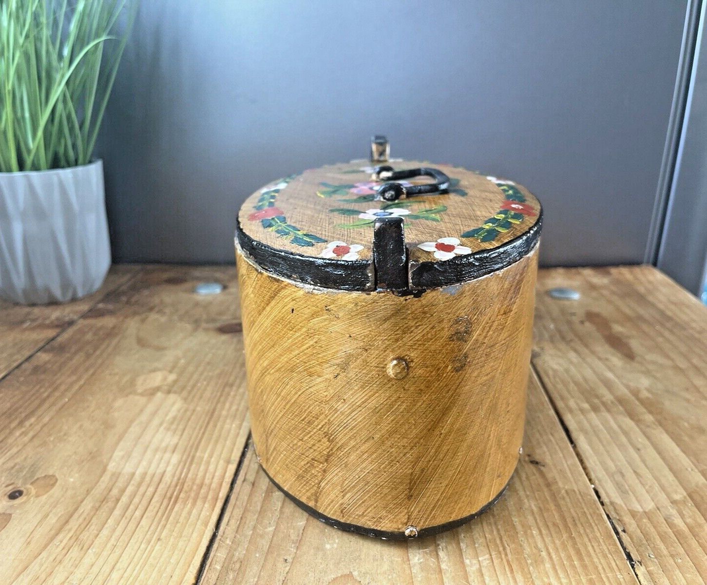 Large Antique Swedish Svepask Tine Bentwood Folk Art Painted Box Scandi Kitchen photo vintage