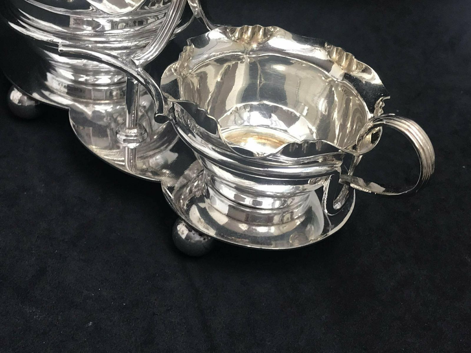 photo furniture Victorian Milk Jug Creamer And Sugar Bowl Set, Silver Plated On Stand Holder By Yeoman Breakfast Set Jam Bowl English Tea Table Decor