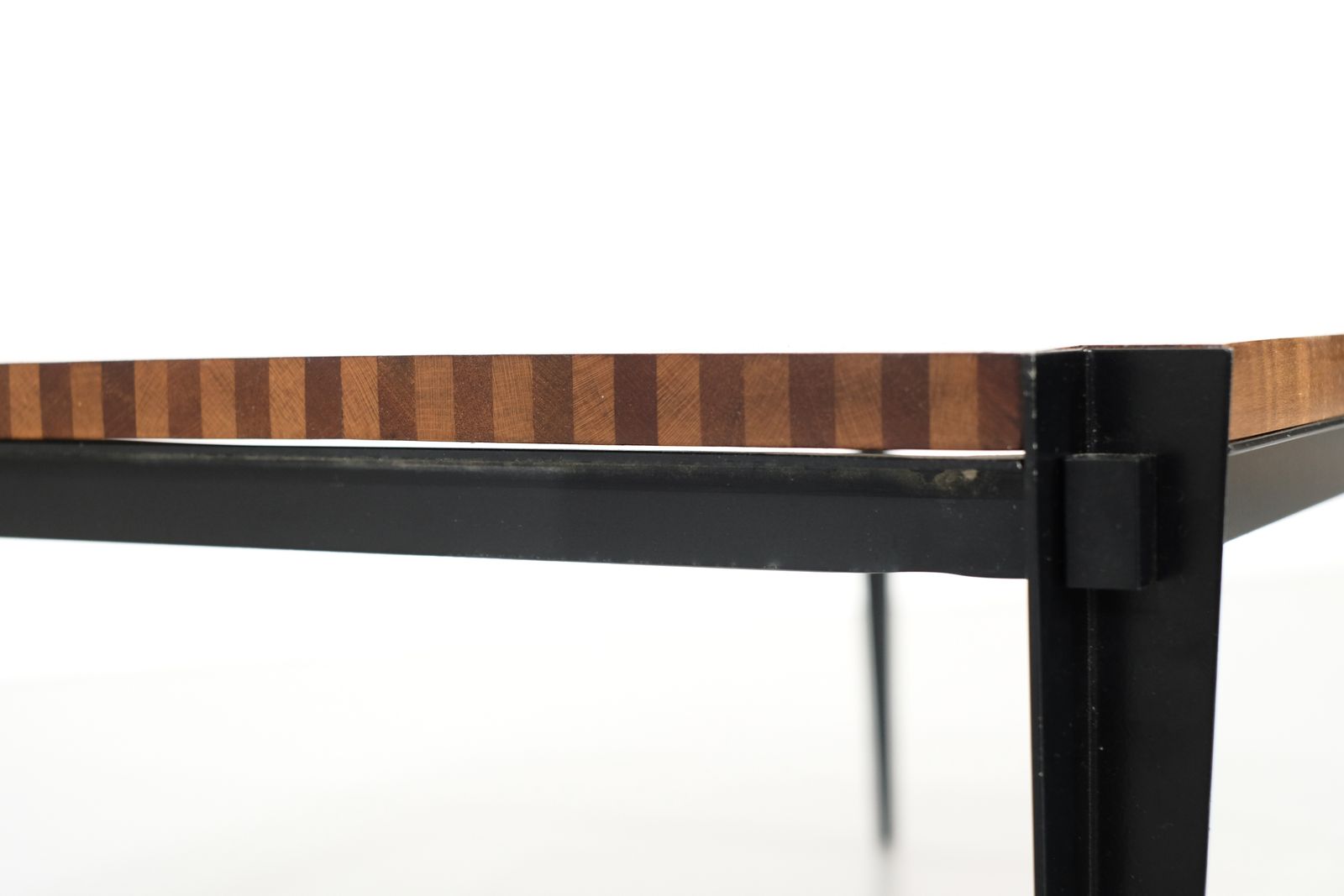 photo furniture Coffee Table By Osvaldo Borsani For Tecno, Italy 1957.