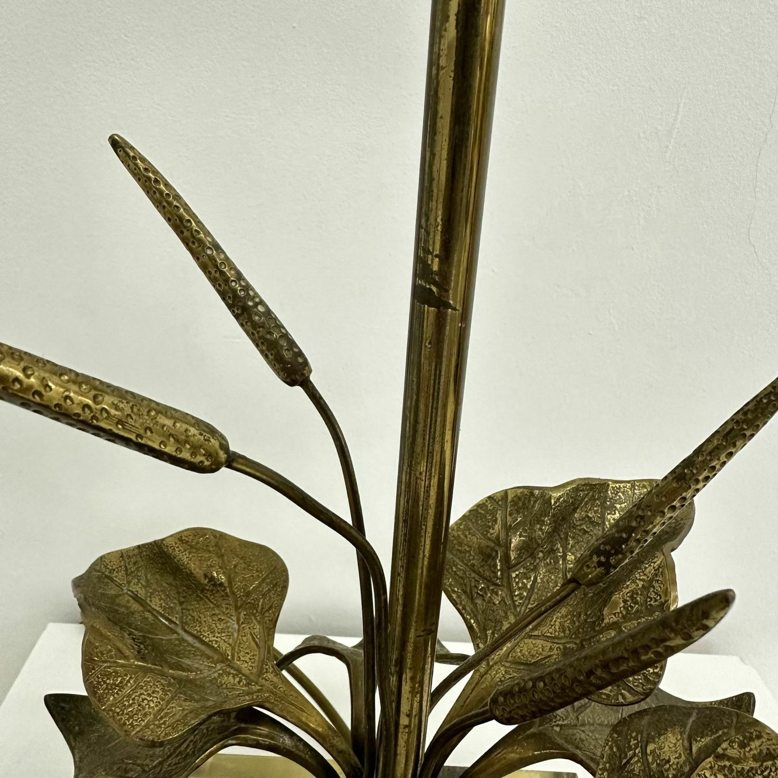 Hollywood Regency Design Table Lamp Lucite With Brass Flower , 1970s photo buy