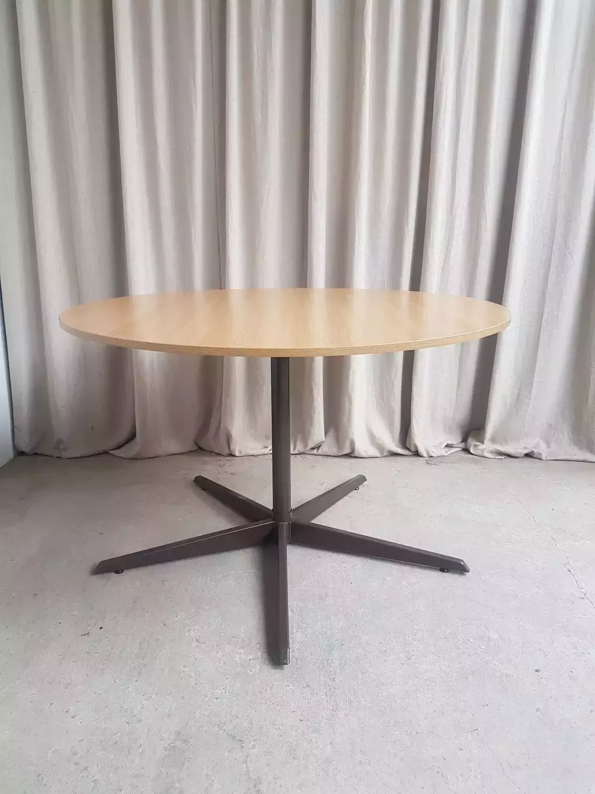 photo vinterior Vtg Mid Century Circular Melamine Modernist Dining Table Danish Retro R500