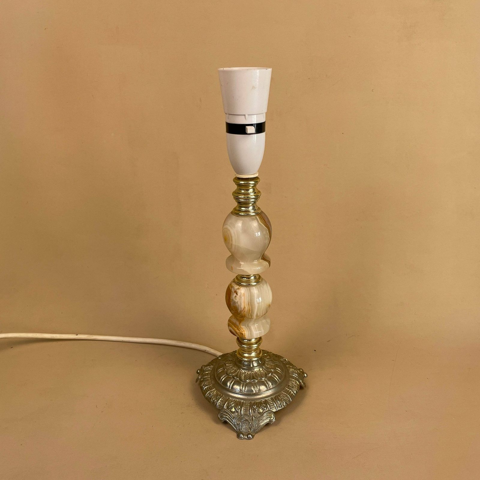 Antique Onyx Marble Lamp Light Bedside Side Table Desk Marbled Patterned Vintage Pattern Stone Retro Cream Gold Brass Metal Feet Ornate