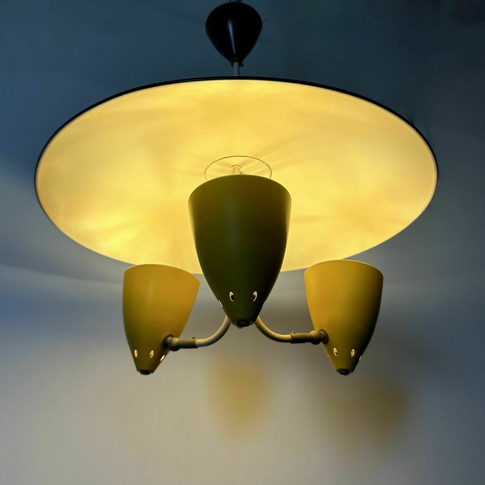 Hala Zeist Hanglamp J.H. Busquet Pendant, Ca. Jaren 1950 photo Verlichting