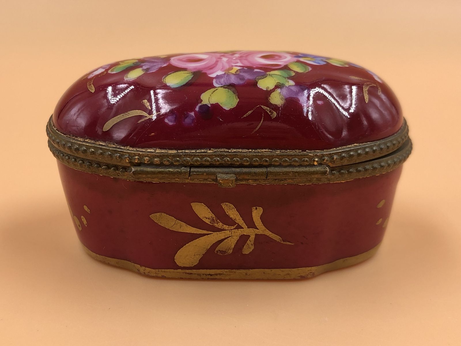Peint Main Limoges Porcelain France No. 682 Hand Painted Hinged Trinket / Jewelry Box. photo 59.95