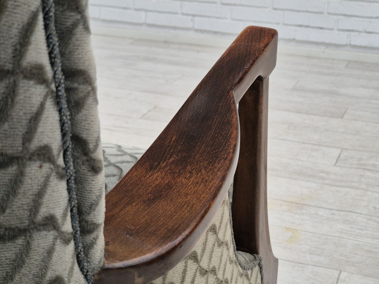 photo vinterior Ca. Jaren 1960, Deense Fauteuil, Zeer Goede Staat, Meubelvelours, Beukenhout.
