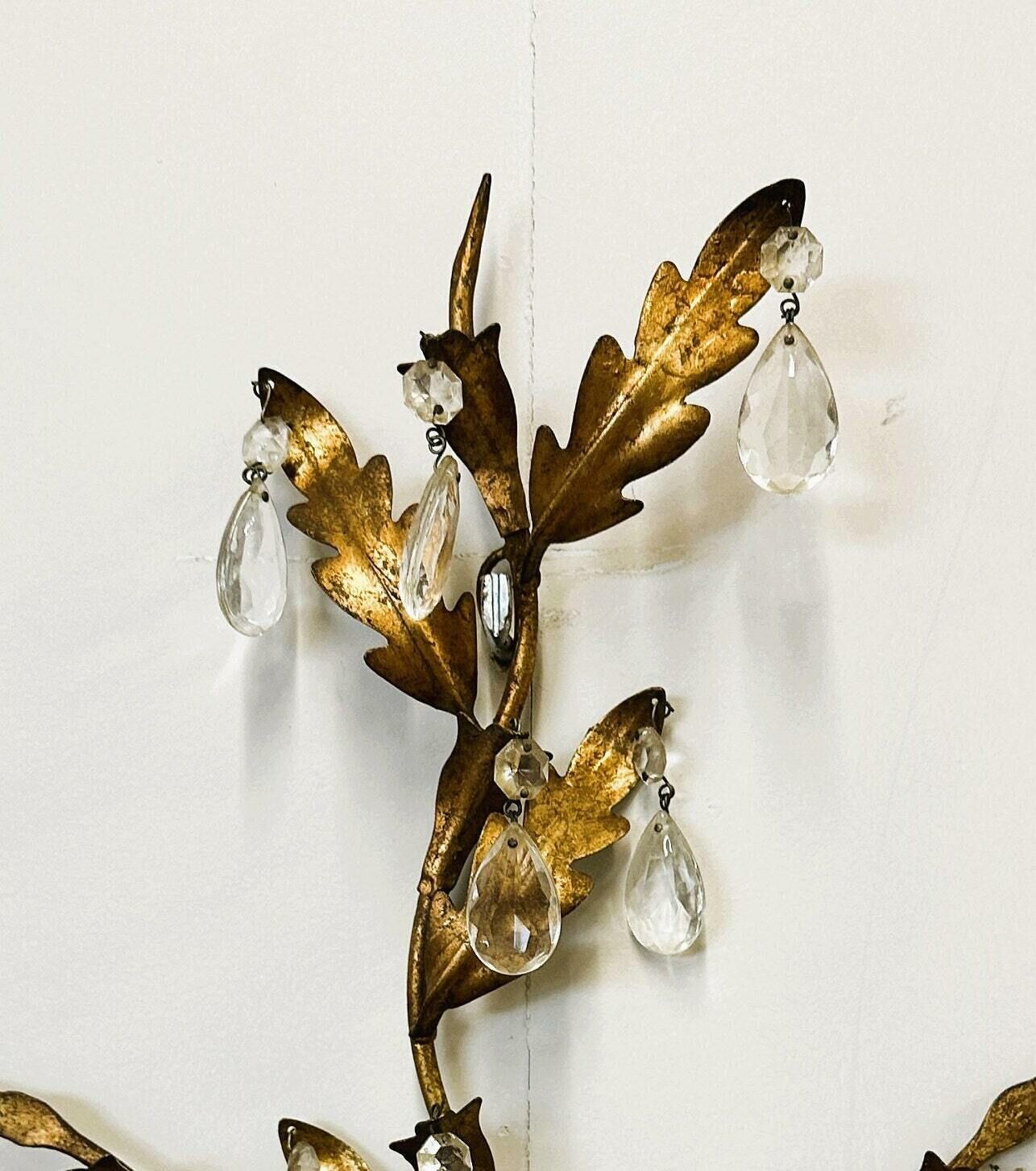 Vintage Gouden Bladgoud Kristallen Wandlampen Met 1 Lichtpunt, Ca. Jaren 1950. photo furniture