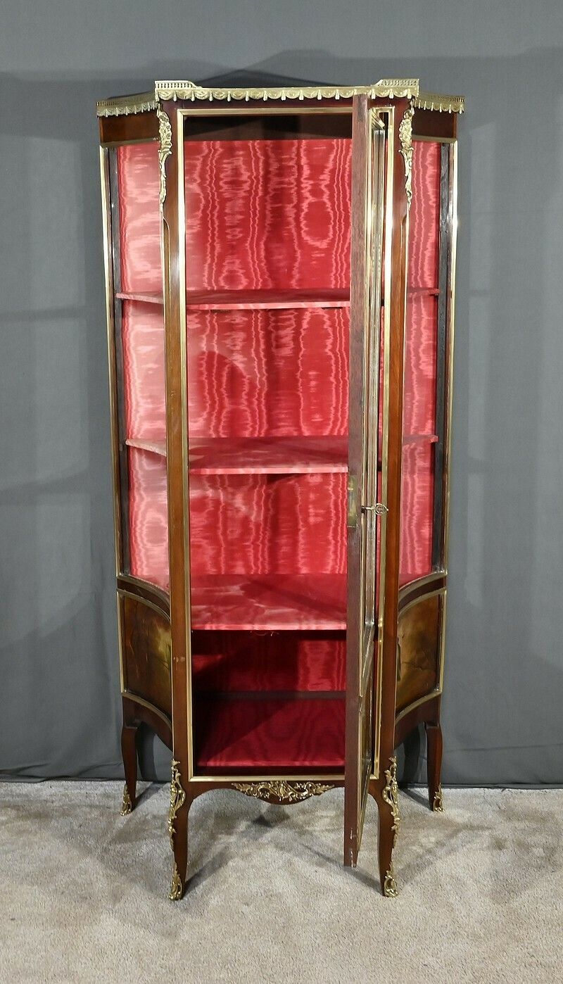 photo vinterior Mahogany Display Case, Transition Style Louis XV Louis XVI – Part 1 Of The 20th Century