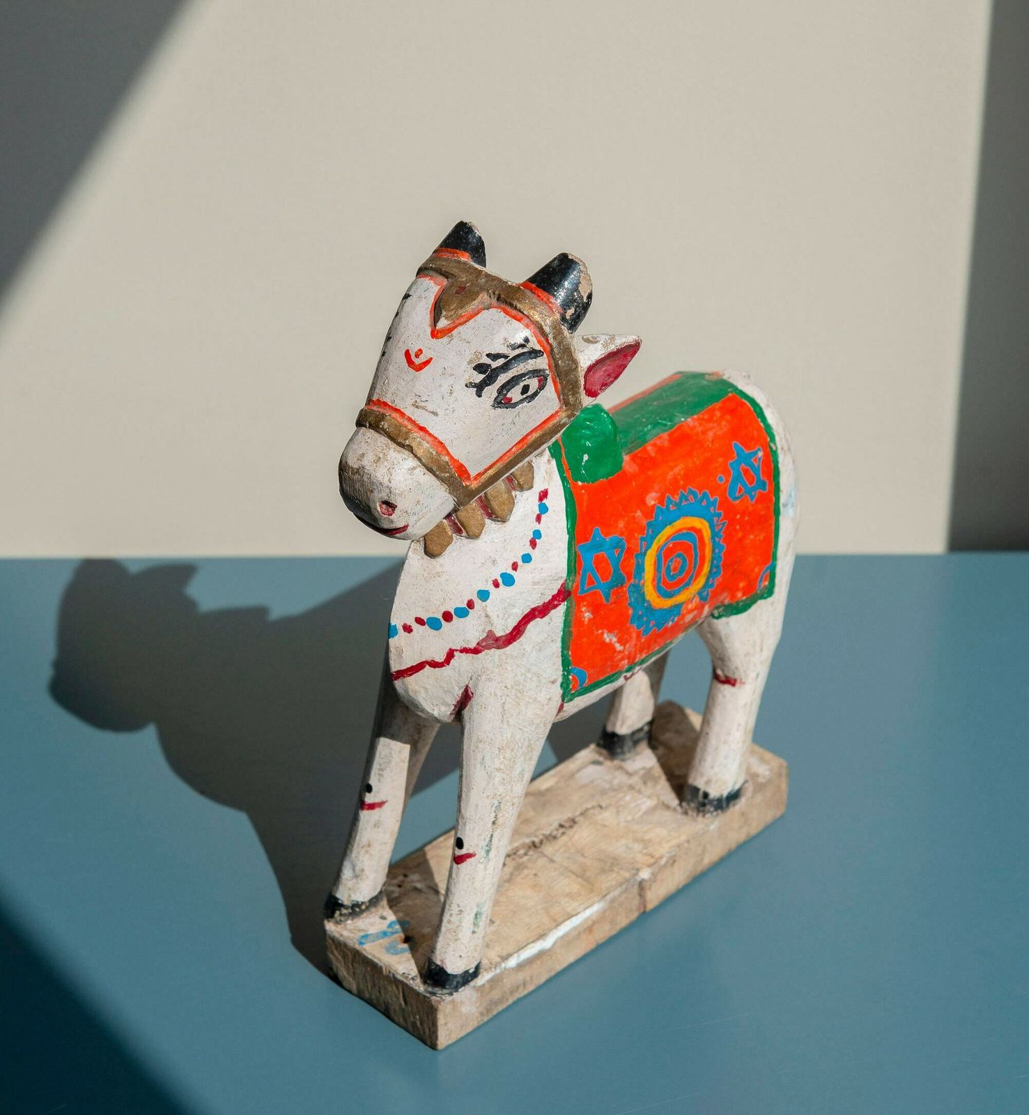 Antique Indian Nandi Cow, Carved Wooden Statue, Folk Art, Decorative Bull Figurine, Made In India, Old Hand Painted Colorful Toy photo vintage