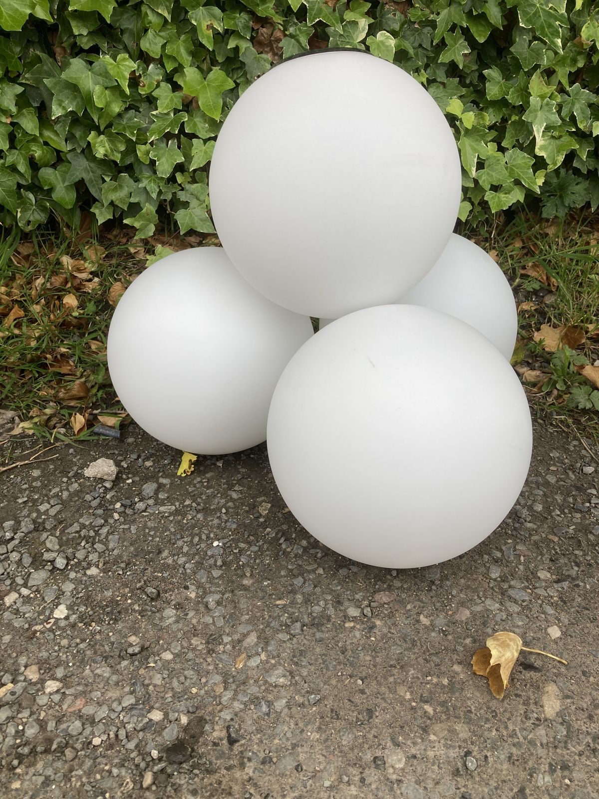 Set Of 4 White Glass Globe Hanging Lightshades photo 345.0