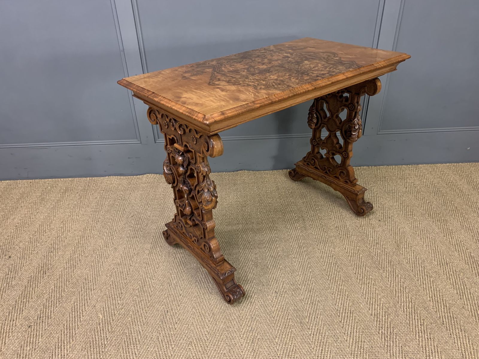Victorian Burr Walnut Lamp Table photo vintage