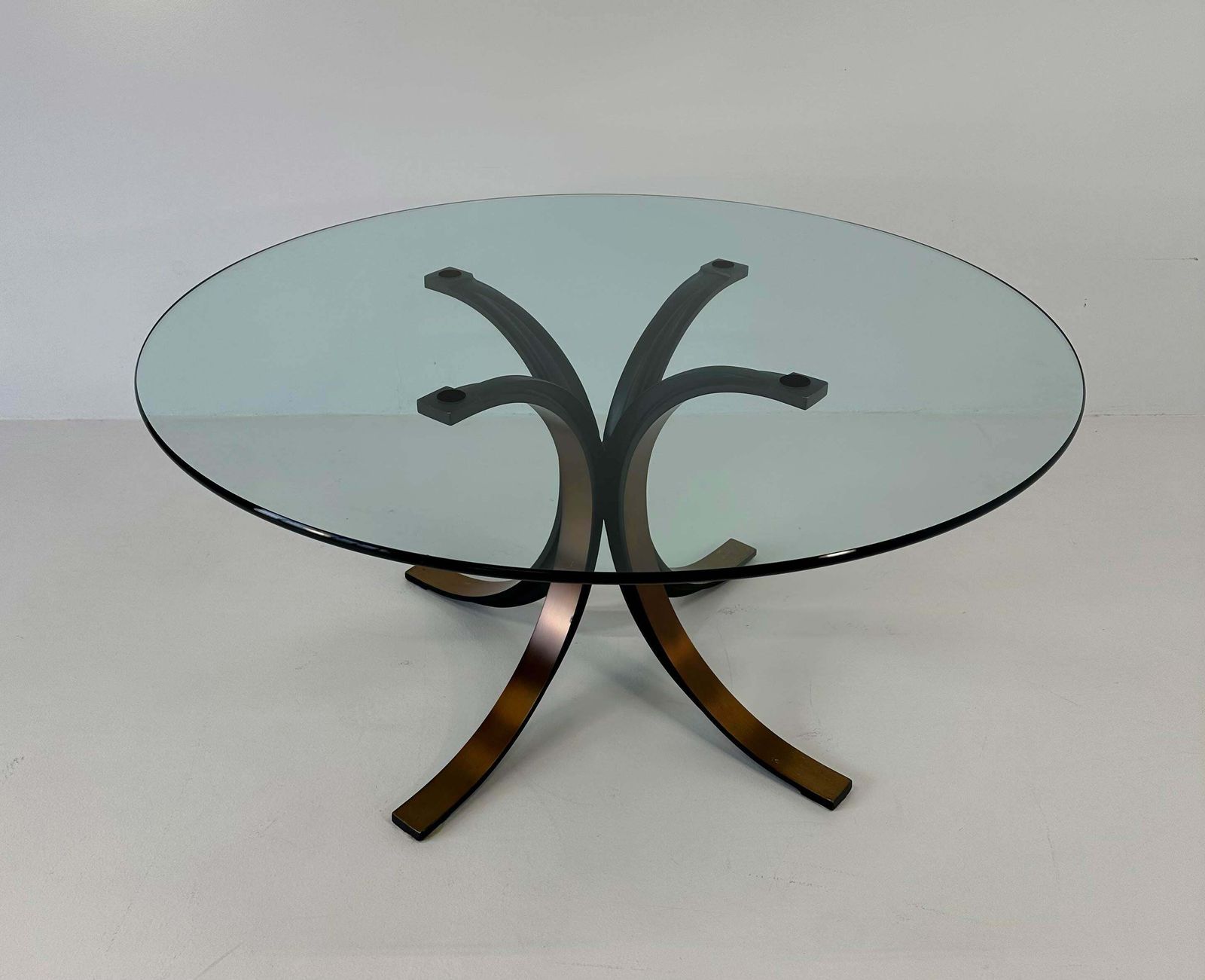 Osvaldo Borsani And Eugenio Gerli T69b Bronzed Brass Table By Tecno, 1960s photo Furniture