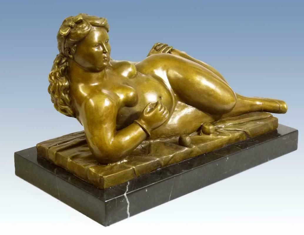 Sculpture In Patinated Bronze After Fernando Botero, 20th Century. photo Art