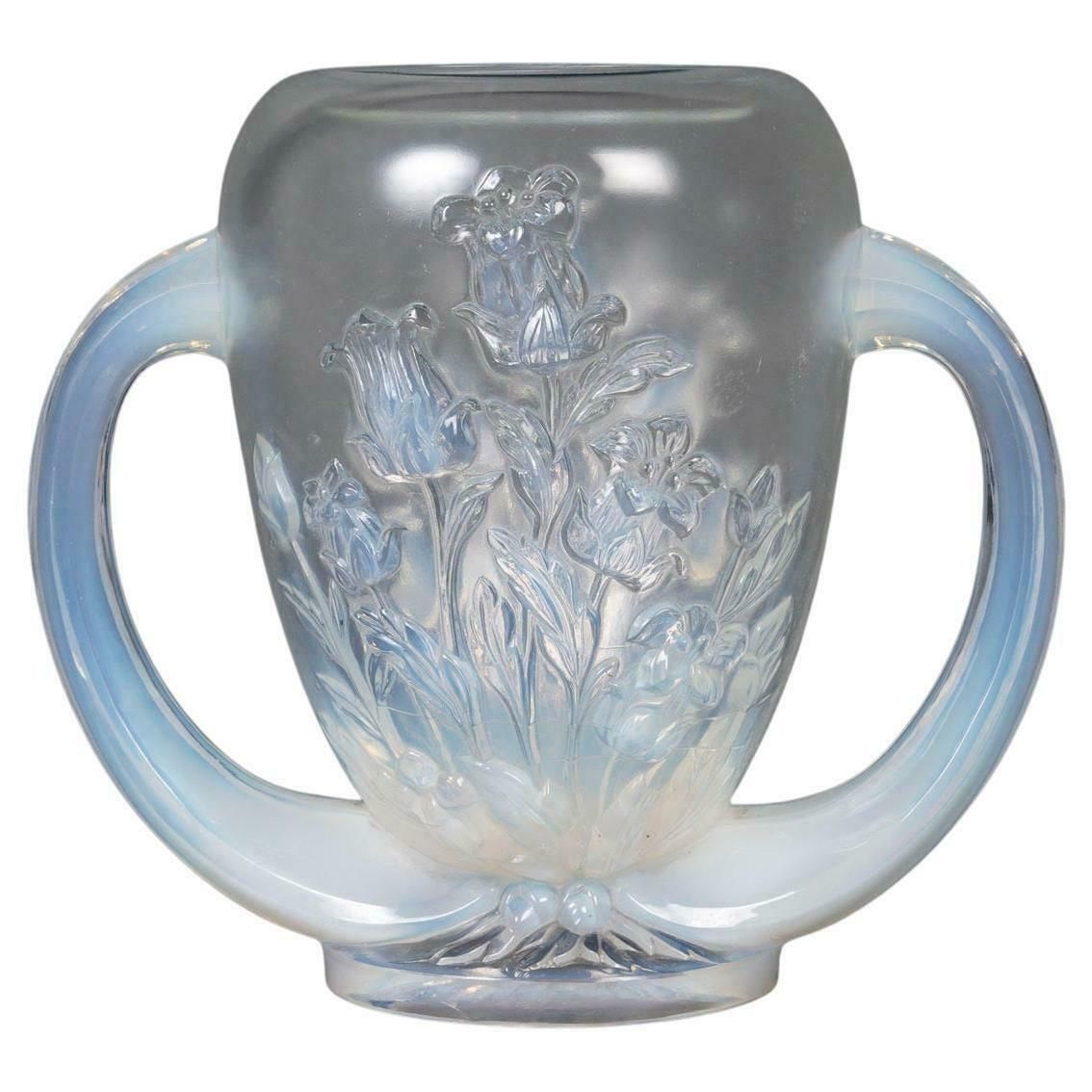 Opalescent Glass Vase From Verlys, Early 20th Century.