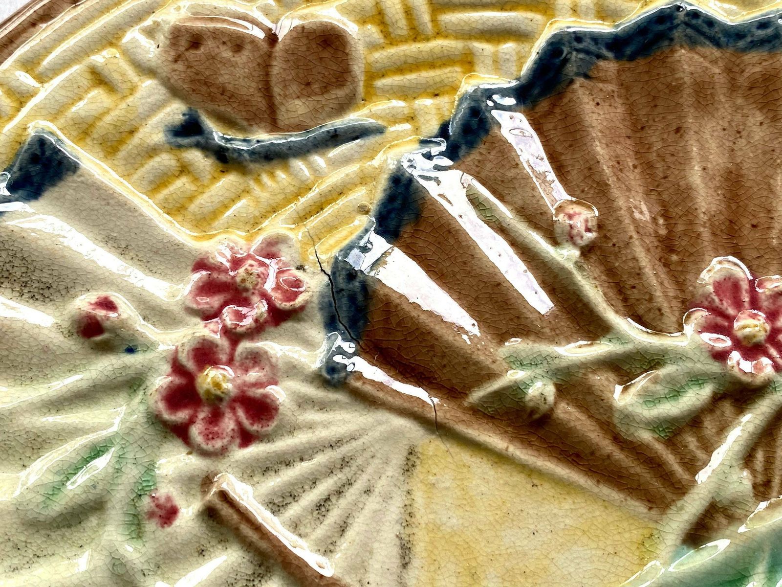 photo furniture Trio Of Majolica Fans Butterflies Aesthetic Movement Plates Wedgwood