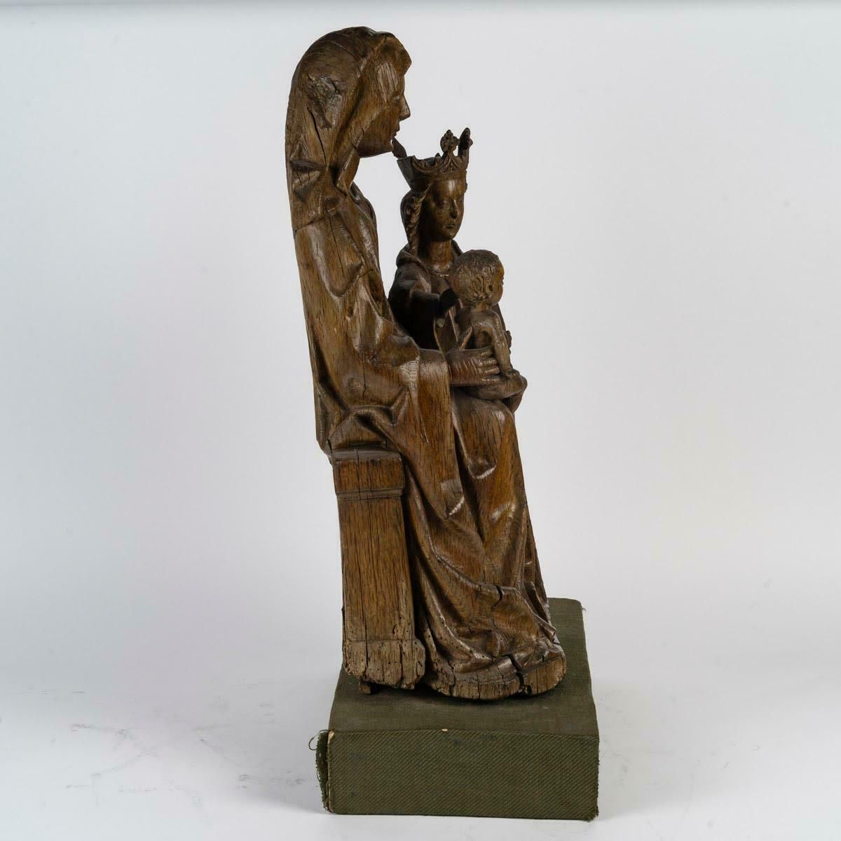 Oak Sculpture Of Saint Anne, 16th Century. photo vinterior