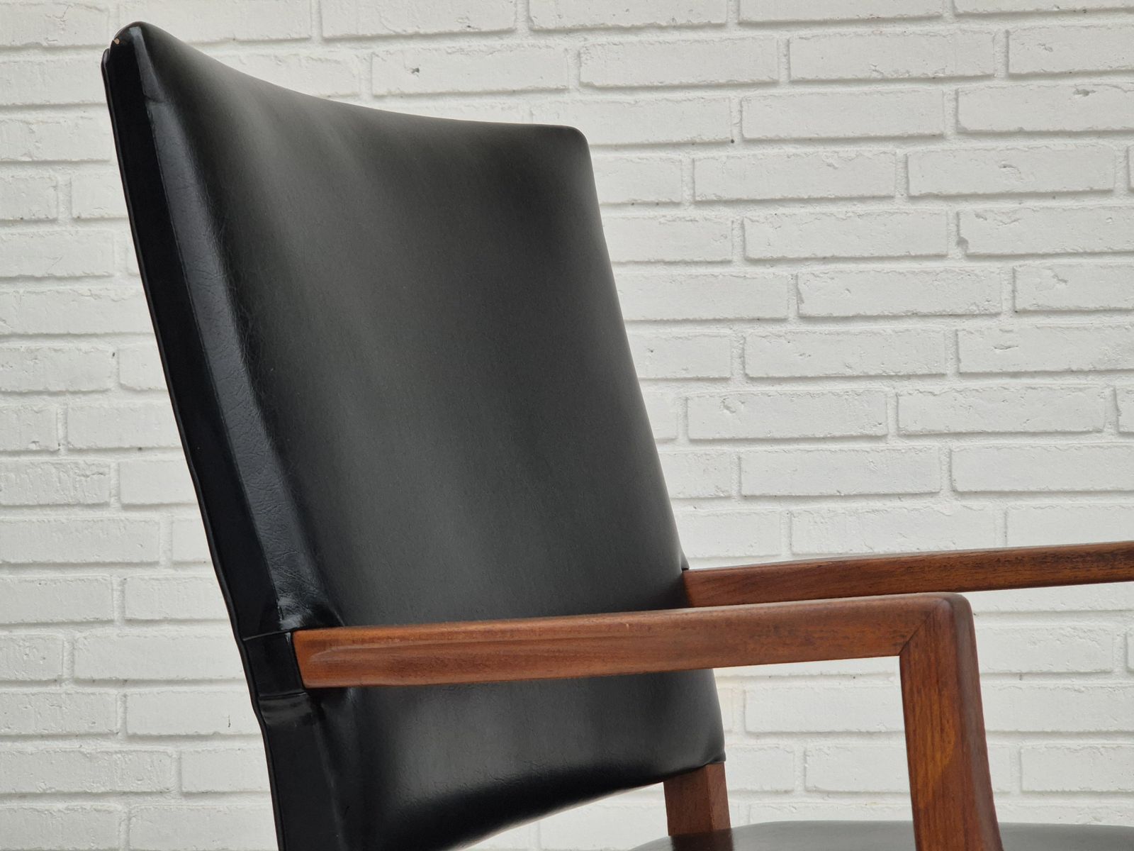 photo furniture 1960s, Danish Armchair, Original Very Good Condition, Teak Wood, Artificial Leather.