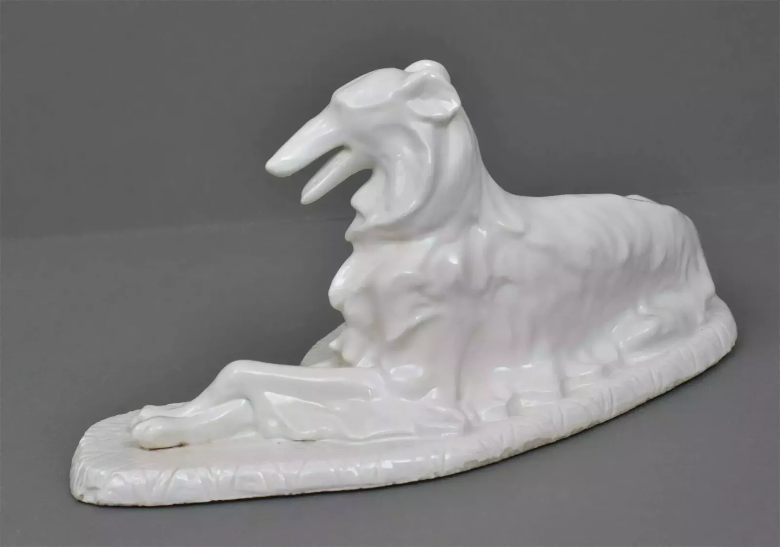 Porcelain Figure Wind Dog, Early 20th Century photo vinterior
