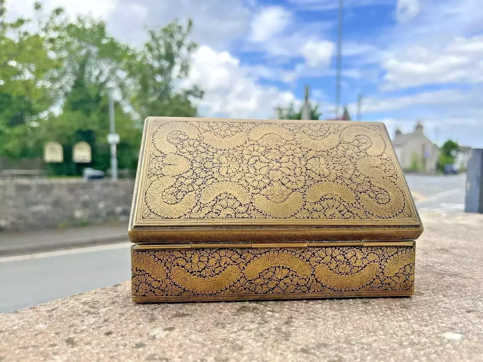 Good Quality Antique Vintage Chinese Indian Brass Hinged Lid Cigar Cigarette Box