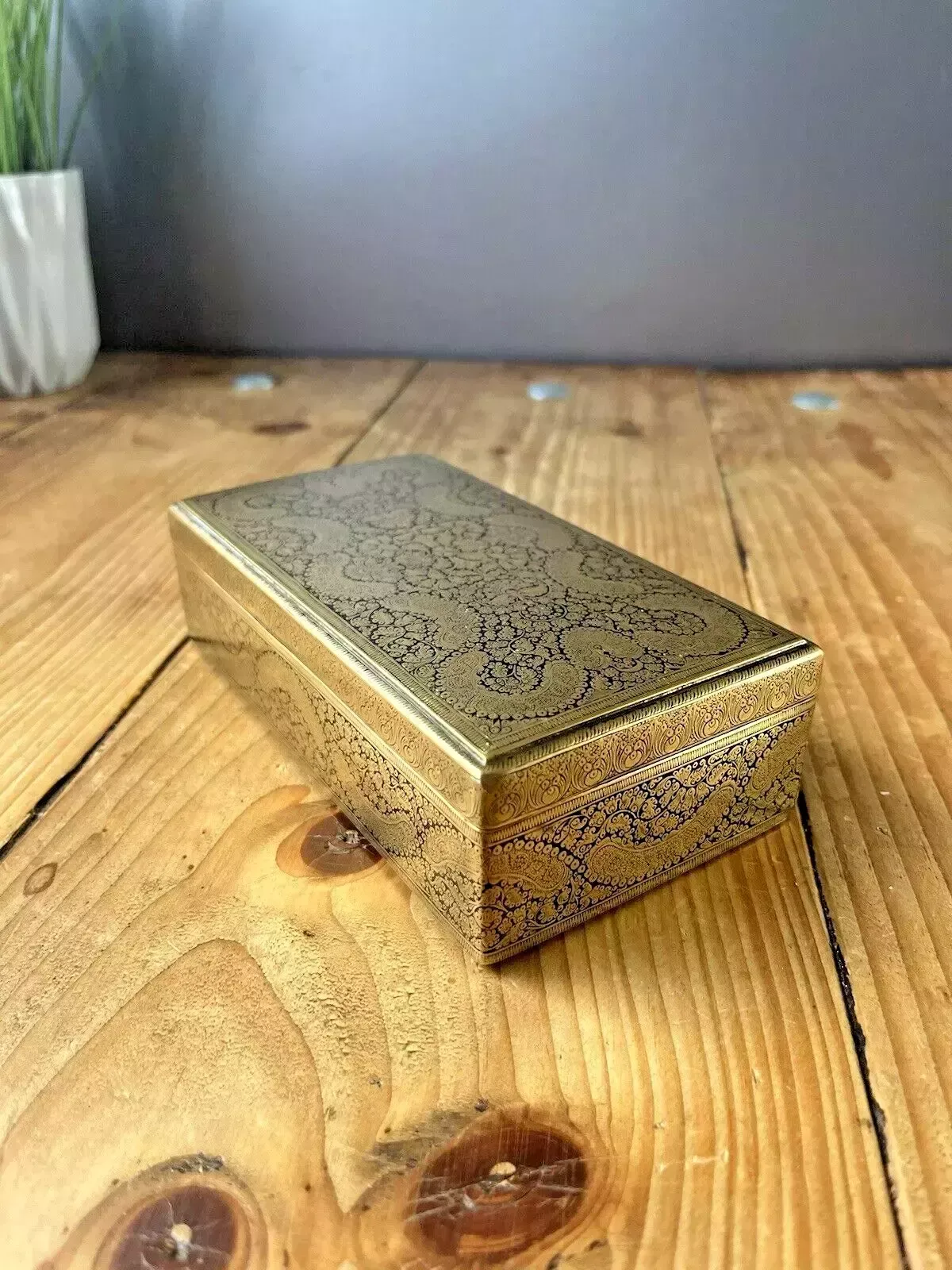 photo for sale Good Quality Antique Vintage Chinese Indian Brass Hinged Lid Cigar Cigarette Box