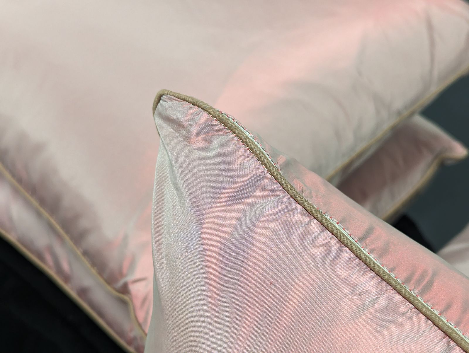 Satin Pink Cushions X4 photo Textiles