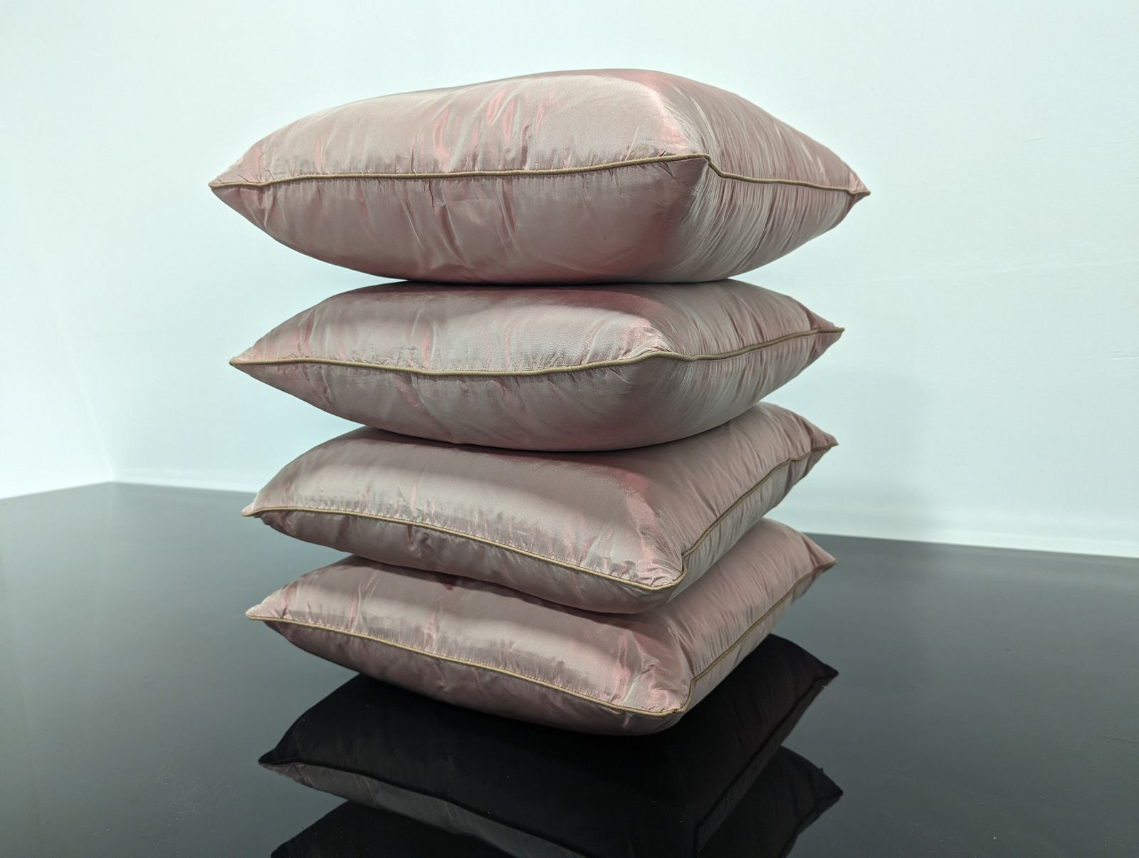 Satin Pink Cushions X4 photo vintage