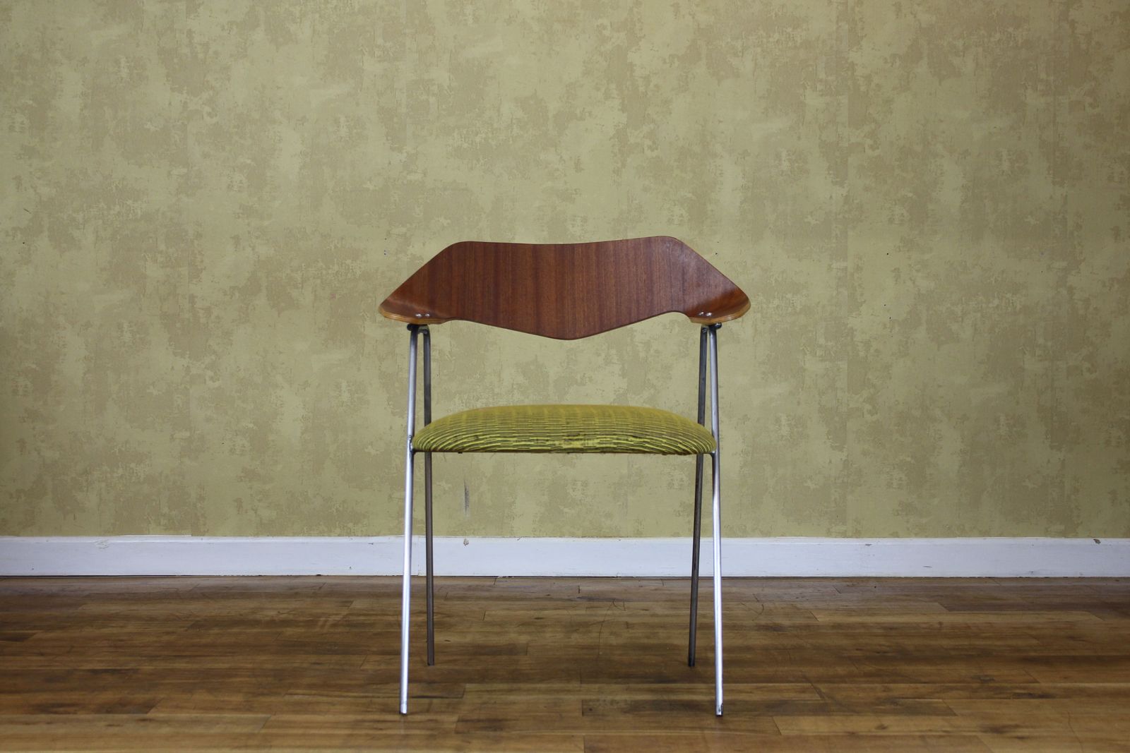 Hille Model 657 Chair By Robin Day photo vintage