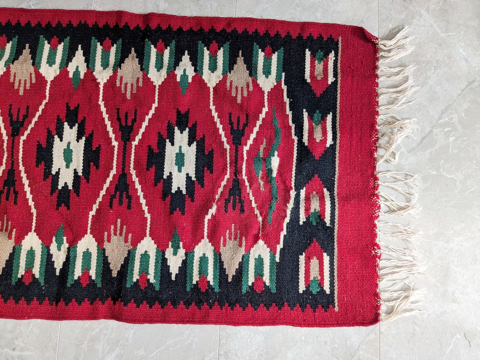 Vintage Kilim Rug photo vinterior