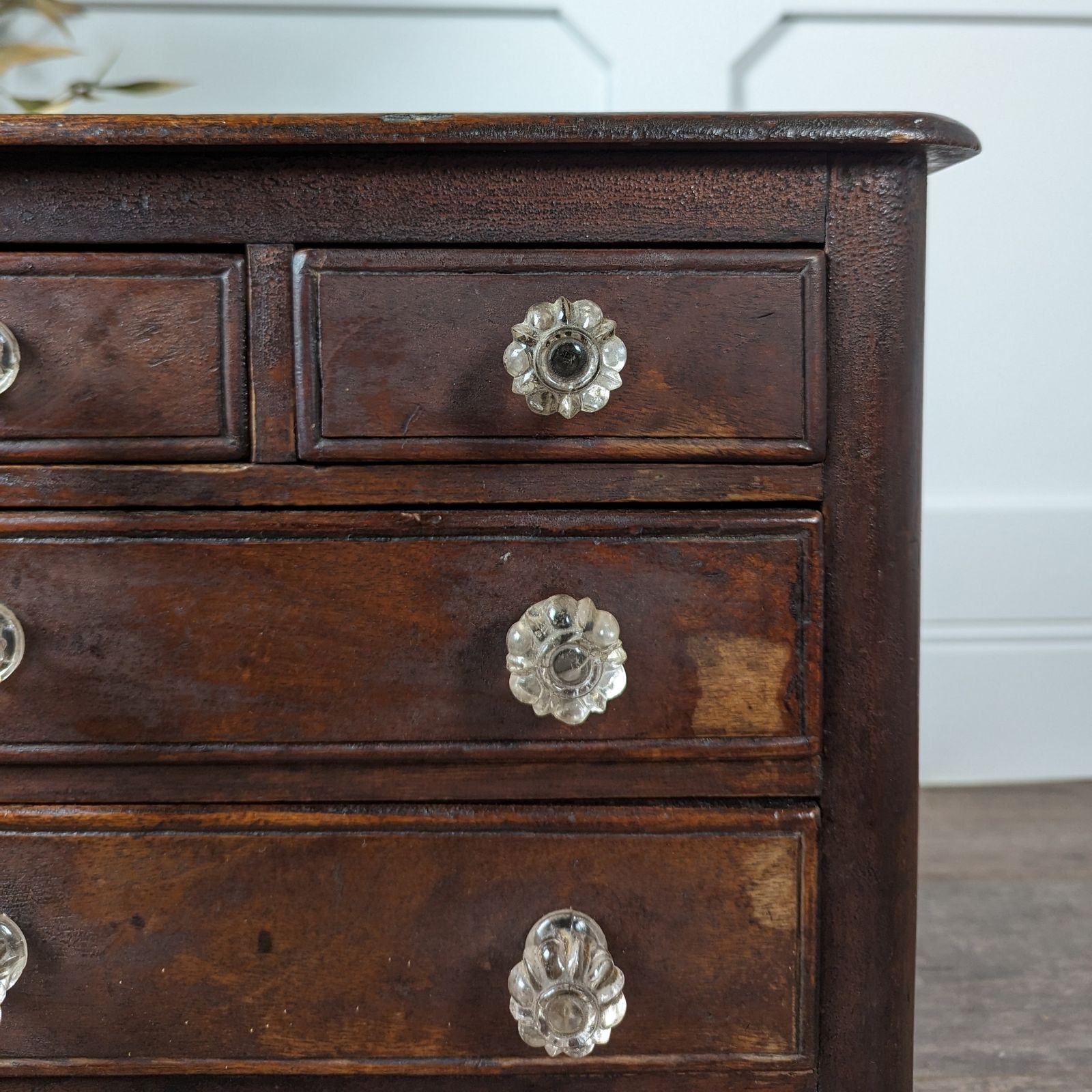 Victorian Apprentice Chest Of Drawers On Turned Feet photo vinterior