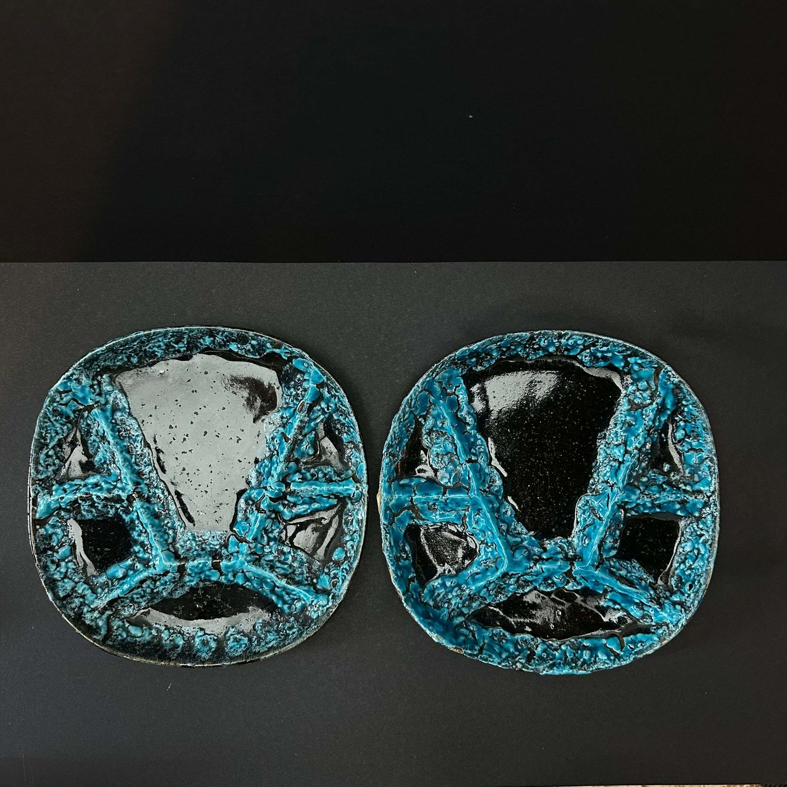 photo furniture Incredible ‘Vallauris’ 1960’s Entre Plates Fantastic Crusty Turquoise Pair (2)
