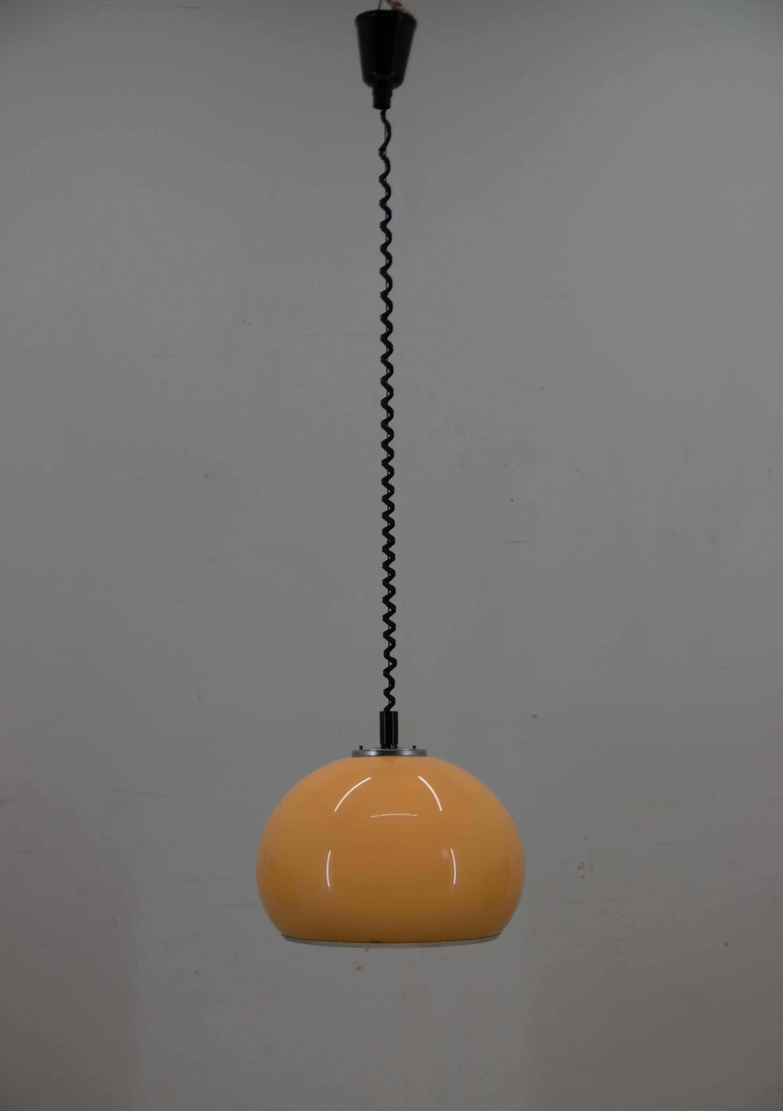 Mid-Century hanglamp ontworpen door Harvey Guzzini voor Meblo, Italië, jaren 1970 photo vintage