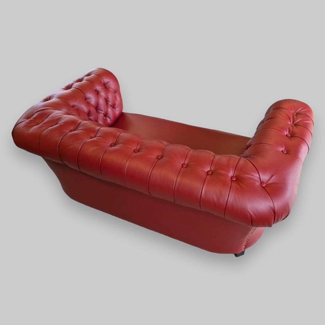 A Lovely 1930s Chesterfield Sofa In Alpha Romeo Red Leather photo Furniture