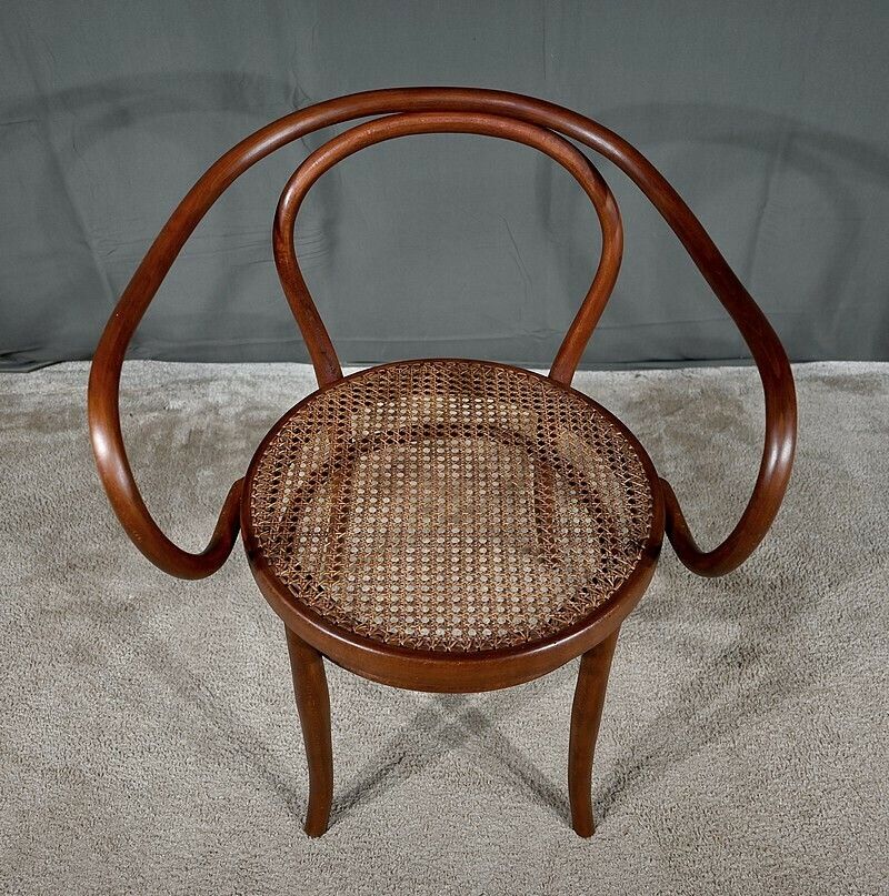 photo furniture Bentwood Armchair By Jacob & Josef Kohn – 1900