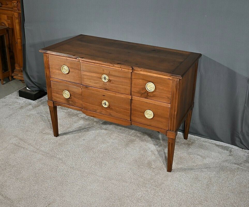 Sauteuse Chest Of Drawers In Walnut, Louis XVI Period – Late 18th Century photo for sale