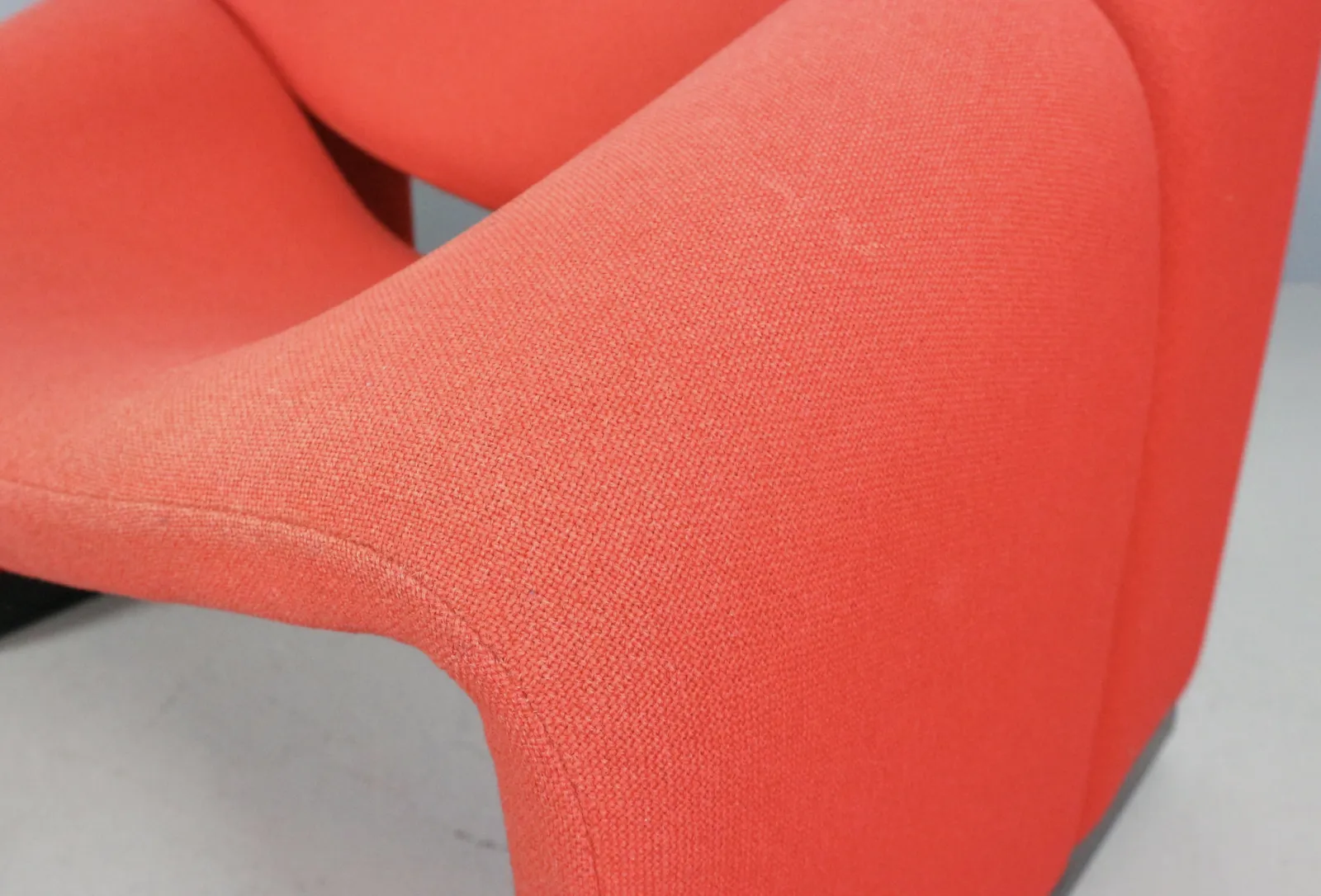 Pierre Paulin Set Of 2 F598 Groovy Armchairs For Artifort New Upholstery, 1972 photo for sale