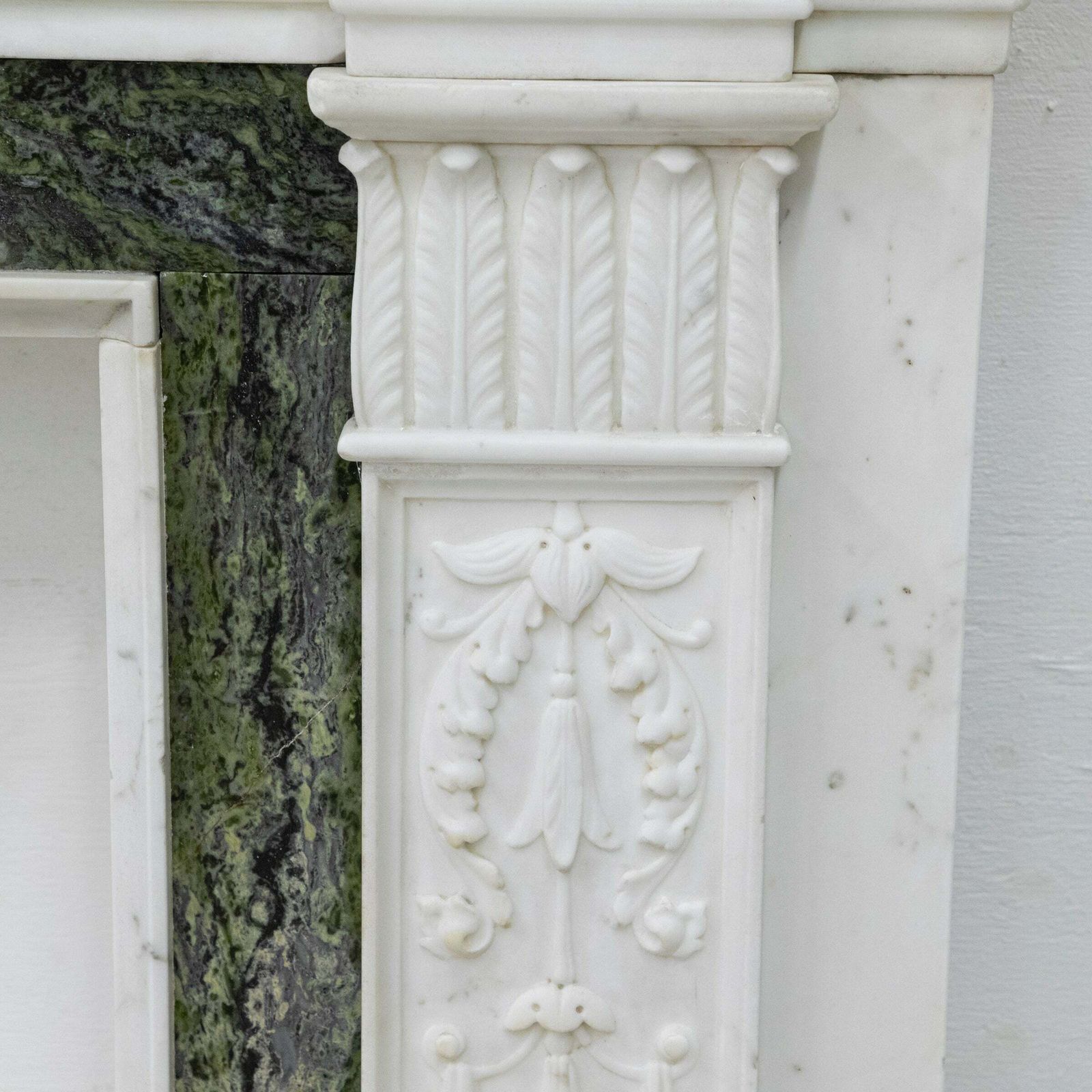 photo vintage Antique Georgian Chimneypiece With Statuary & Connemara "Irish Green" Marble