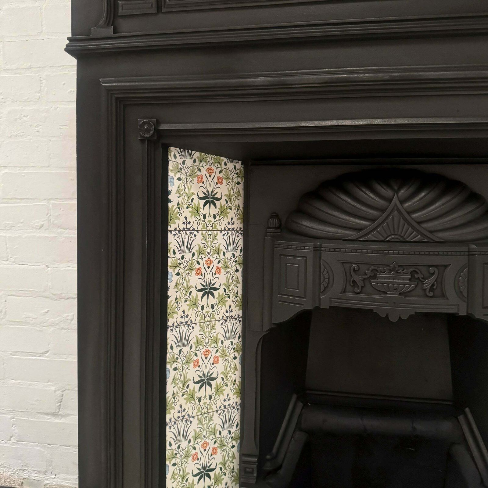 photo furniture Antique Victorian Tiled Cast Iron Combination Fireplace