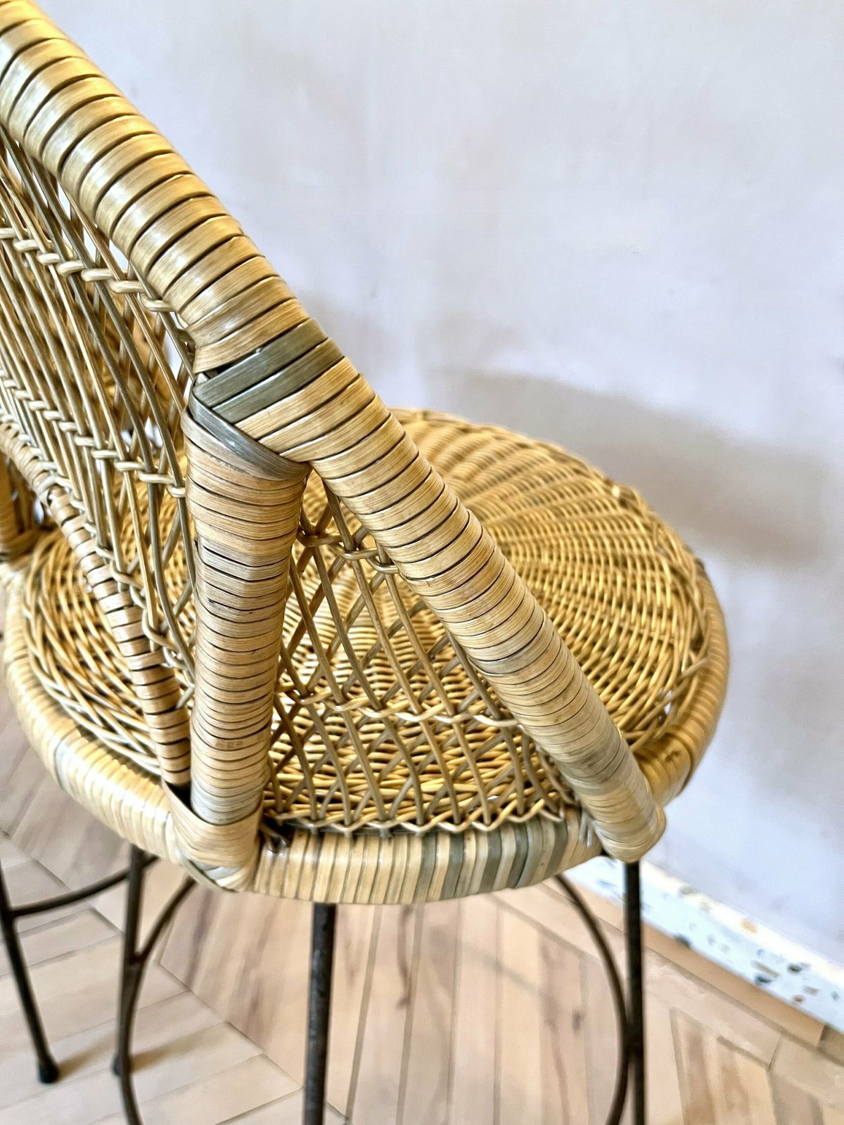 photo vintage Pair Of Mid Century Woven Rattan/Cane & Metal Bar Stools