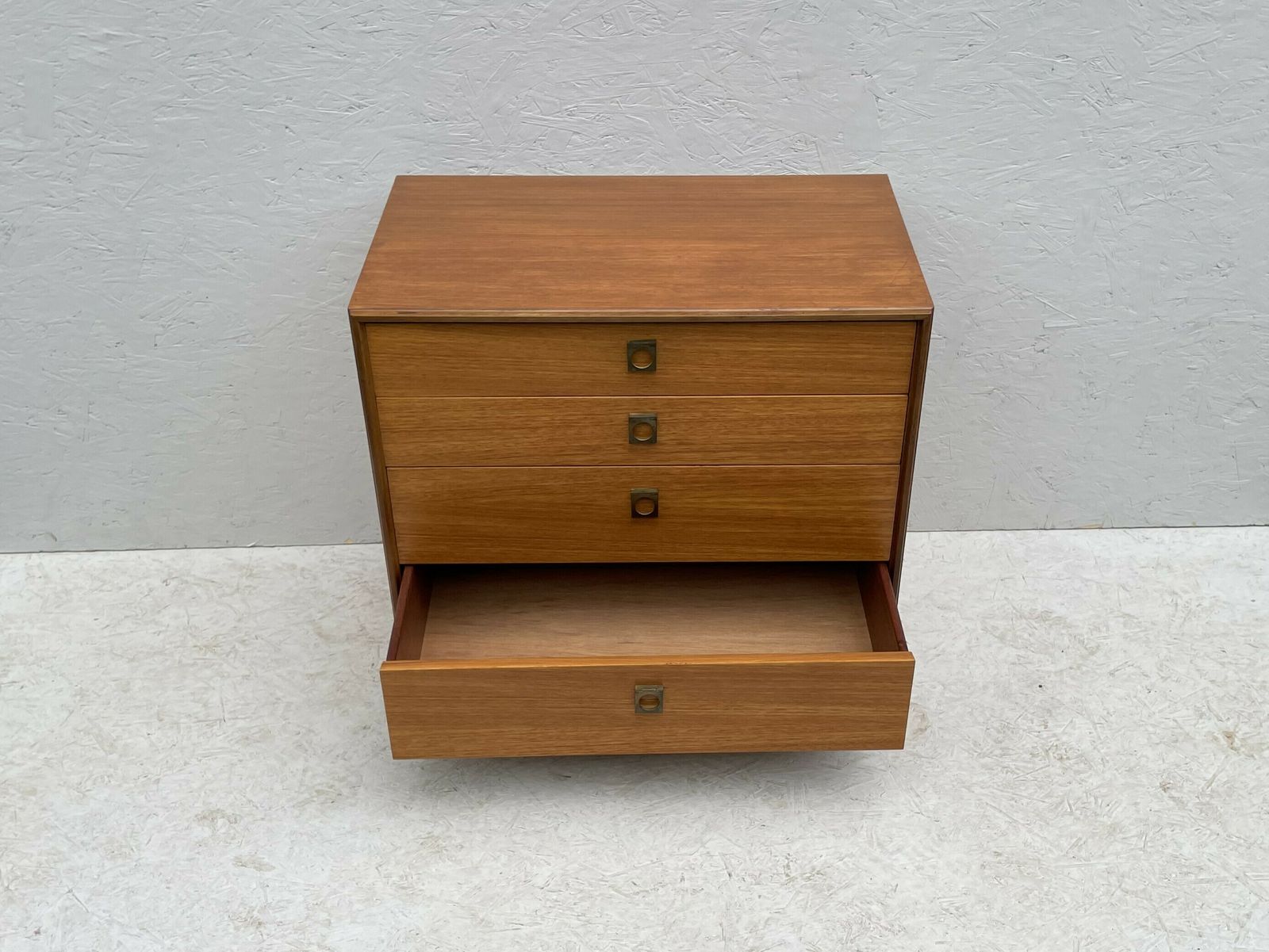 photo furniture Mid Century, Teak, G Plan Chest Of Drawers
