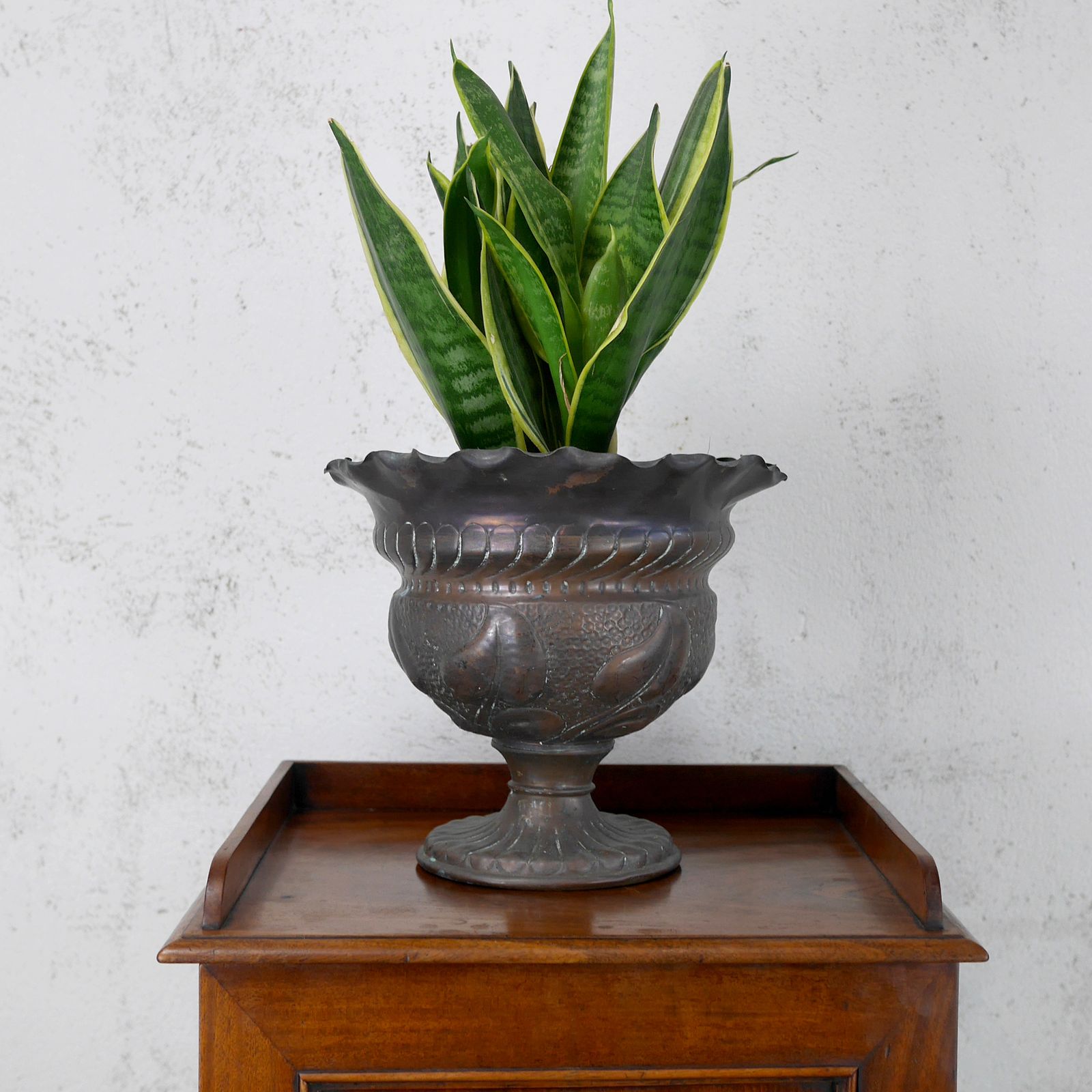 Antique Vintage Heavy Copper Jardiniere Planter Plant Pot Urn Etched #102581 photo for sale