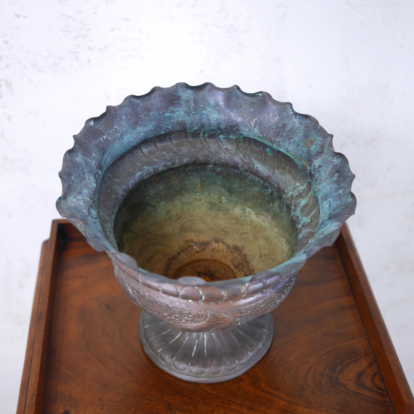85.0 Antique Vintage Heavy Copper Jardiniere Planter Plant Pot Urn Etched #102581 photo