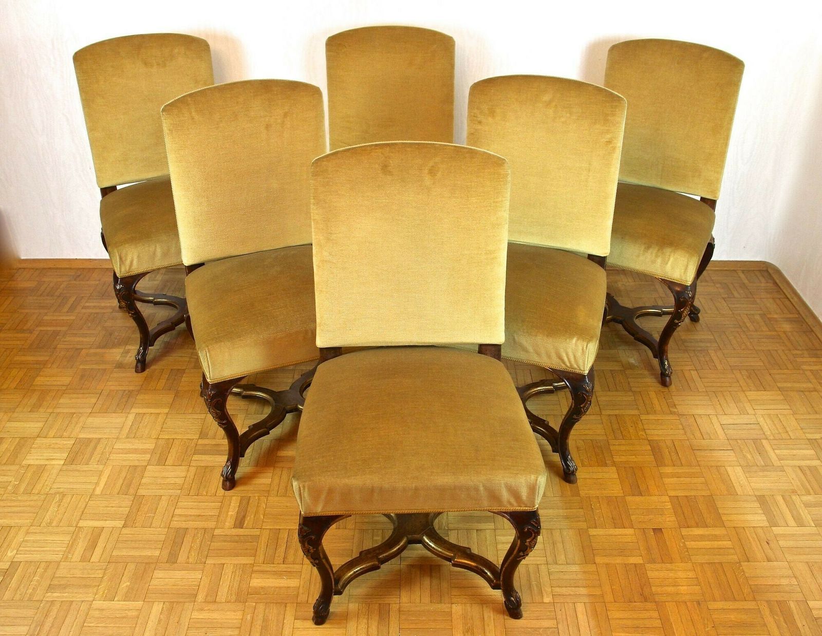 photo furniture Set Of Six 18th Century Baroque Dining Chairs With Gilt Accents, Italy Ca. 1790
