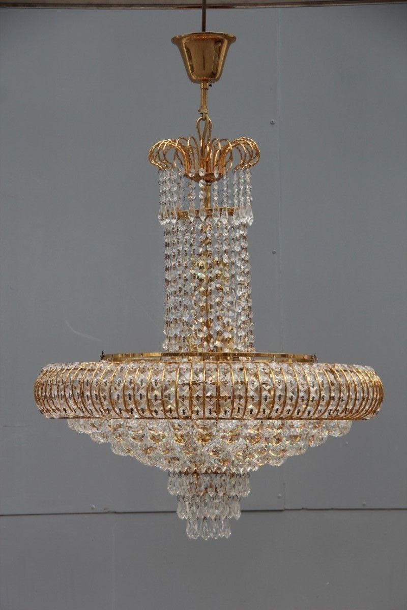 Precious Elegant Italian Chandelier Of 1970 Structure In Gilded Brass  Swarovski Crystals