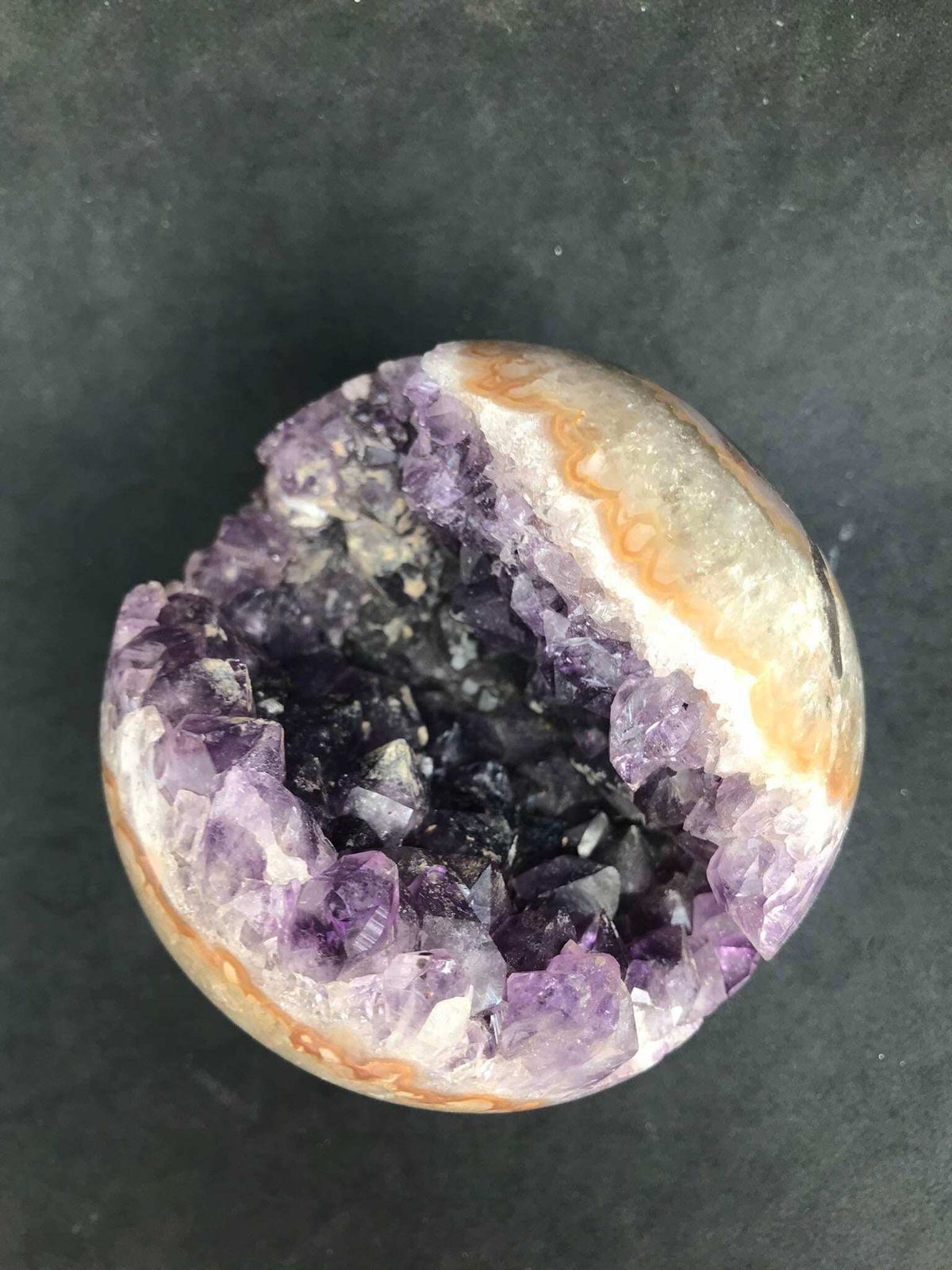Amethist Geode Bol Uruguay Cadeau Magische Edelsteen Decoratieve Kristallen Bol Helende Steen Meditatie Boho Etnisch Paarse Decoratie Verzamelaar photo buy