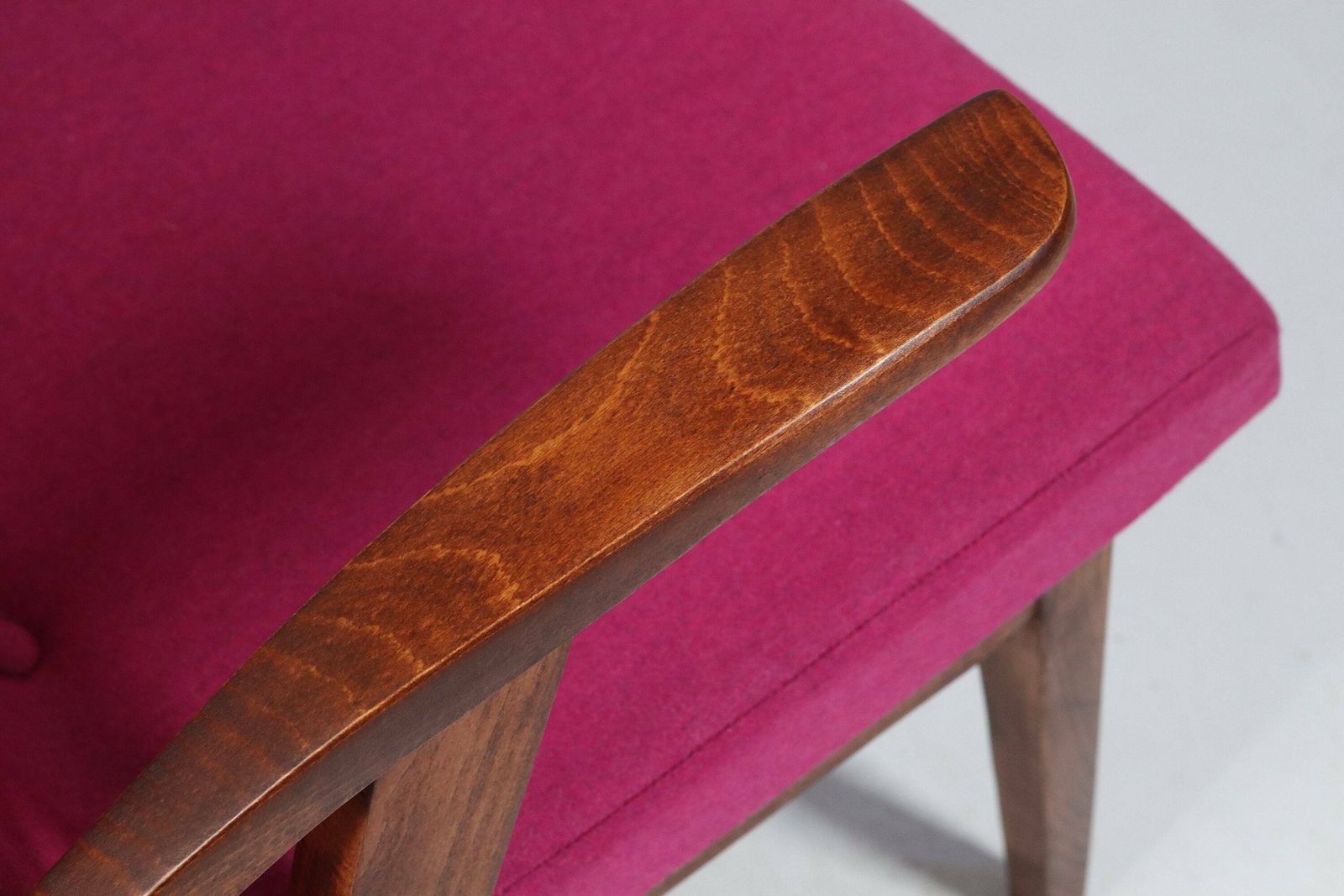 Fuchsia Wool Mid Century Armchair Wooden Lounge Chair Refurbished, 1960s, Poland photo vinterior