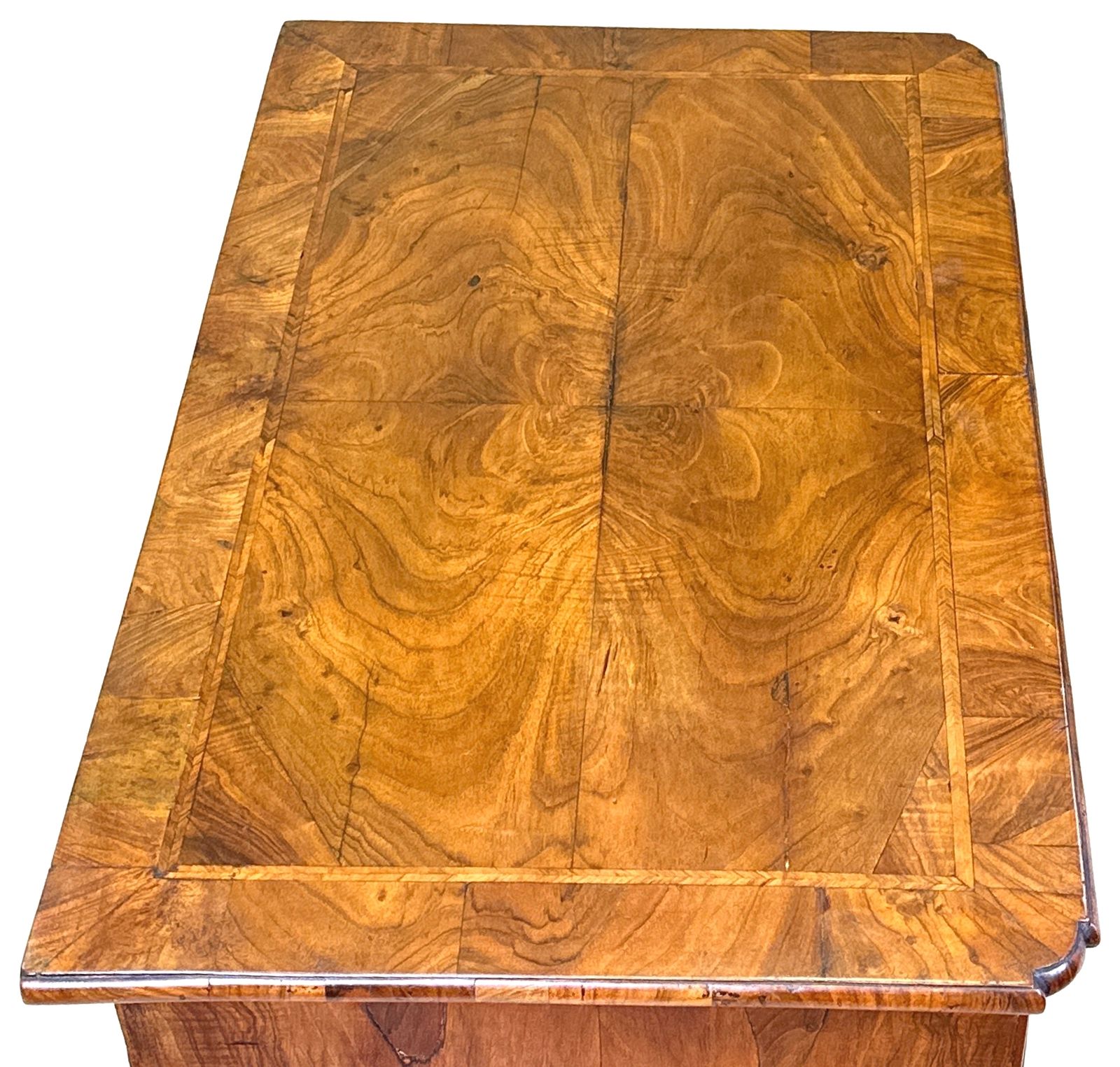 18th Century Walnut Kneehole Desk (England, Circa 1720) photo Furniture