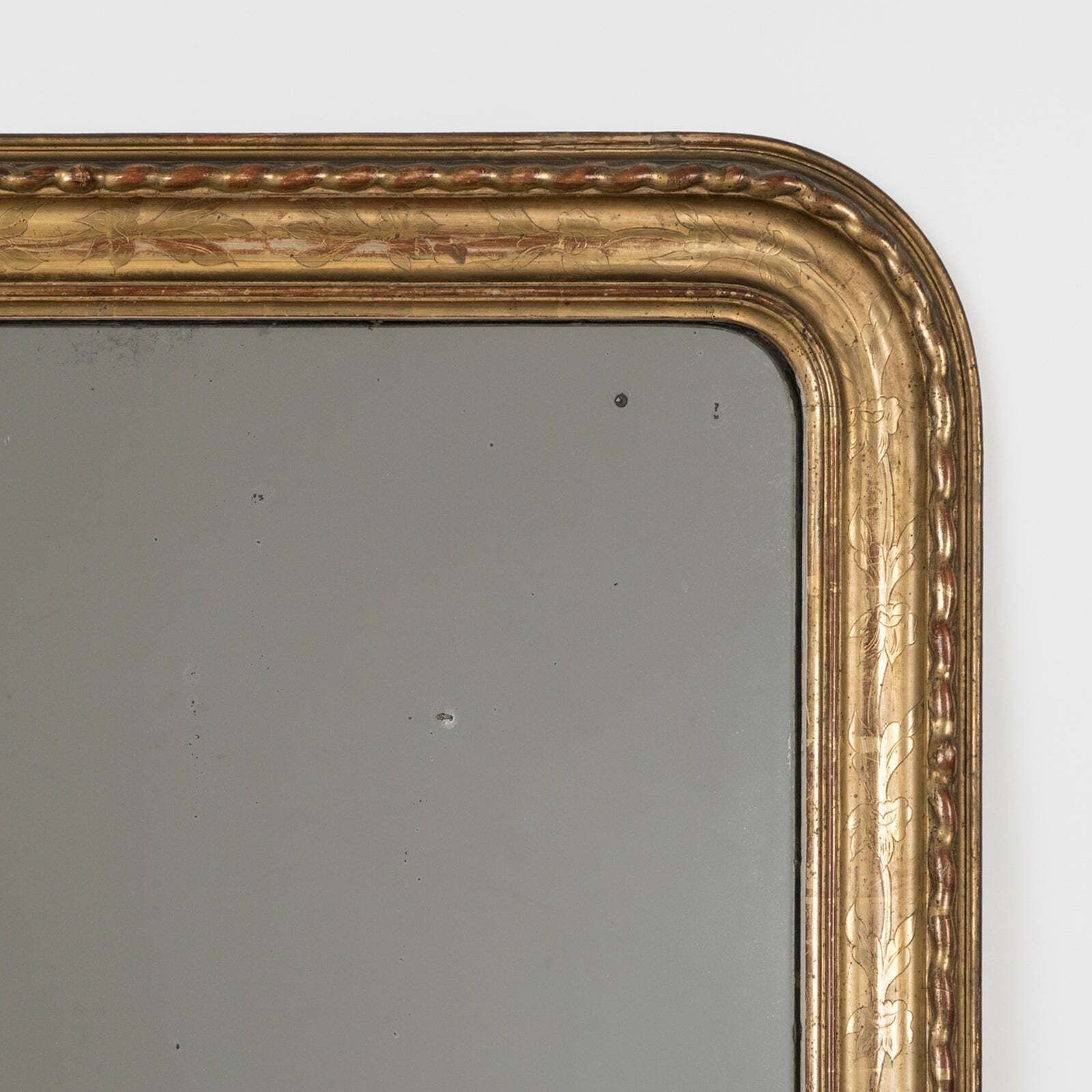 19e Eeuwse Antieke Franse Louis Philippe Spiegel Met Kleine Vergulde Pootjes photo for sale