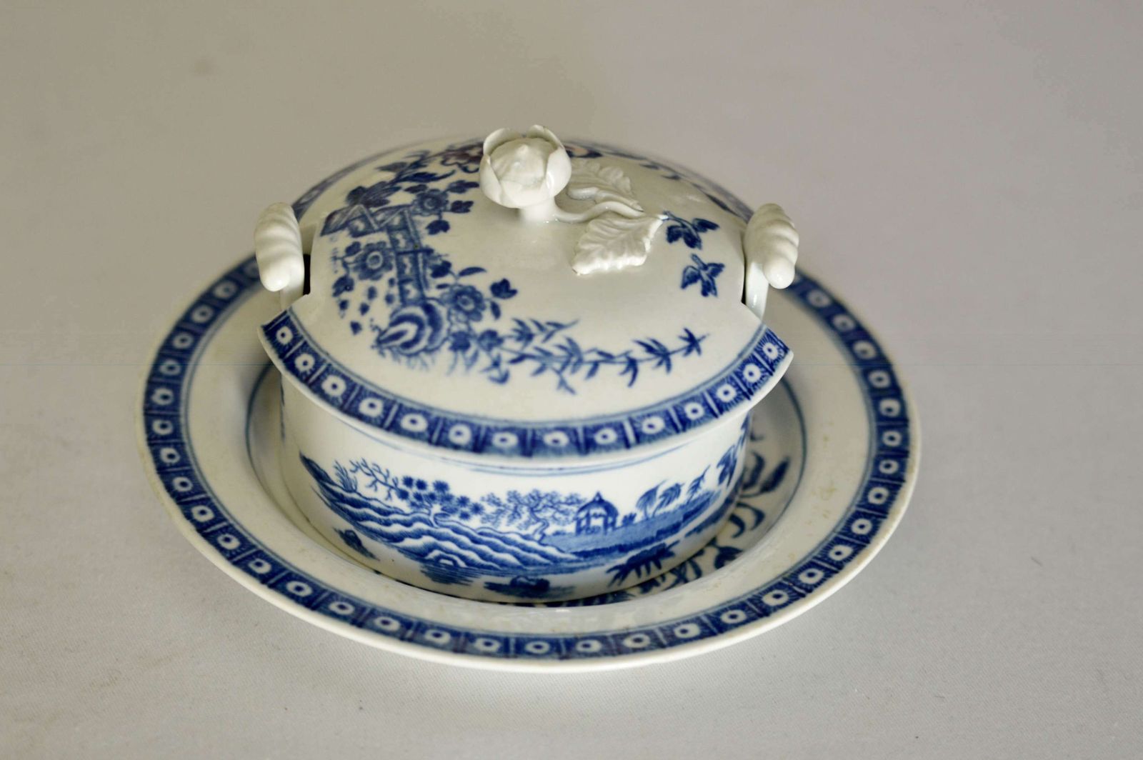 18th Century DR Wall Worcester Blue Butter Tub, Cover And Stand C1770 photo furniture