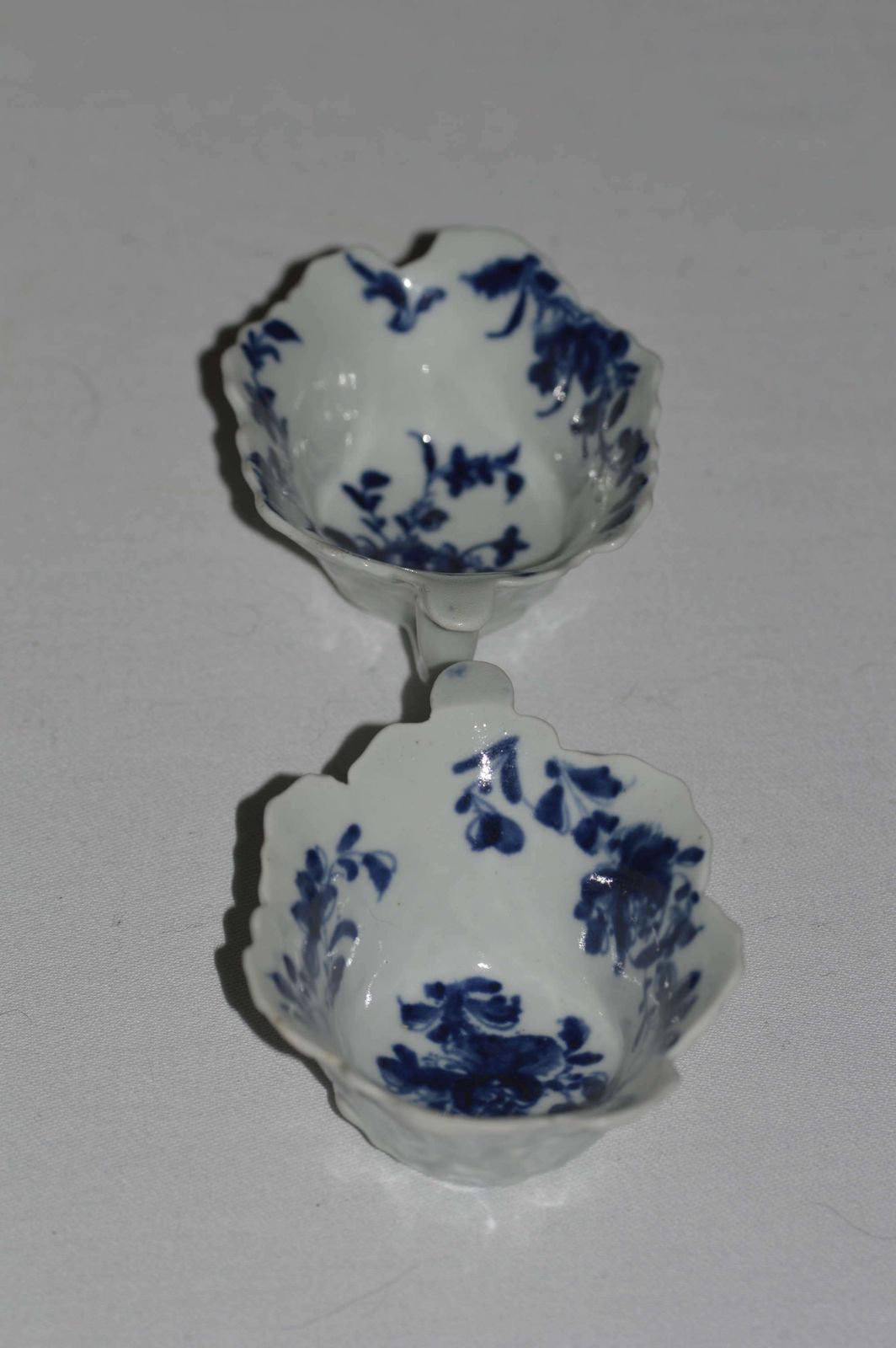 1758 60 An Attractive Pair Of Worcester Geranium Moulded Butterboats photo 495.0