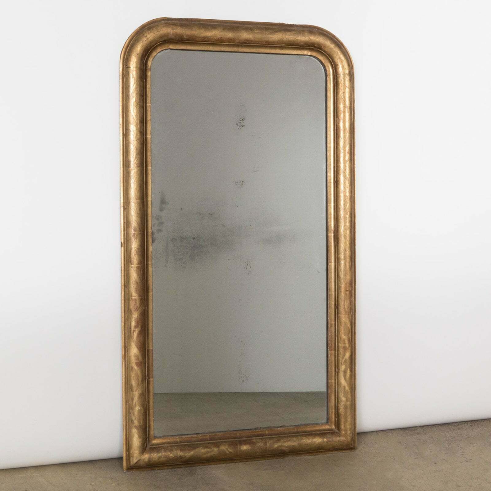 Smal 19e Eeuws Antiek Frans Louis Philippe Spiegel Met Gegraveerde Bloemen photo furniture