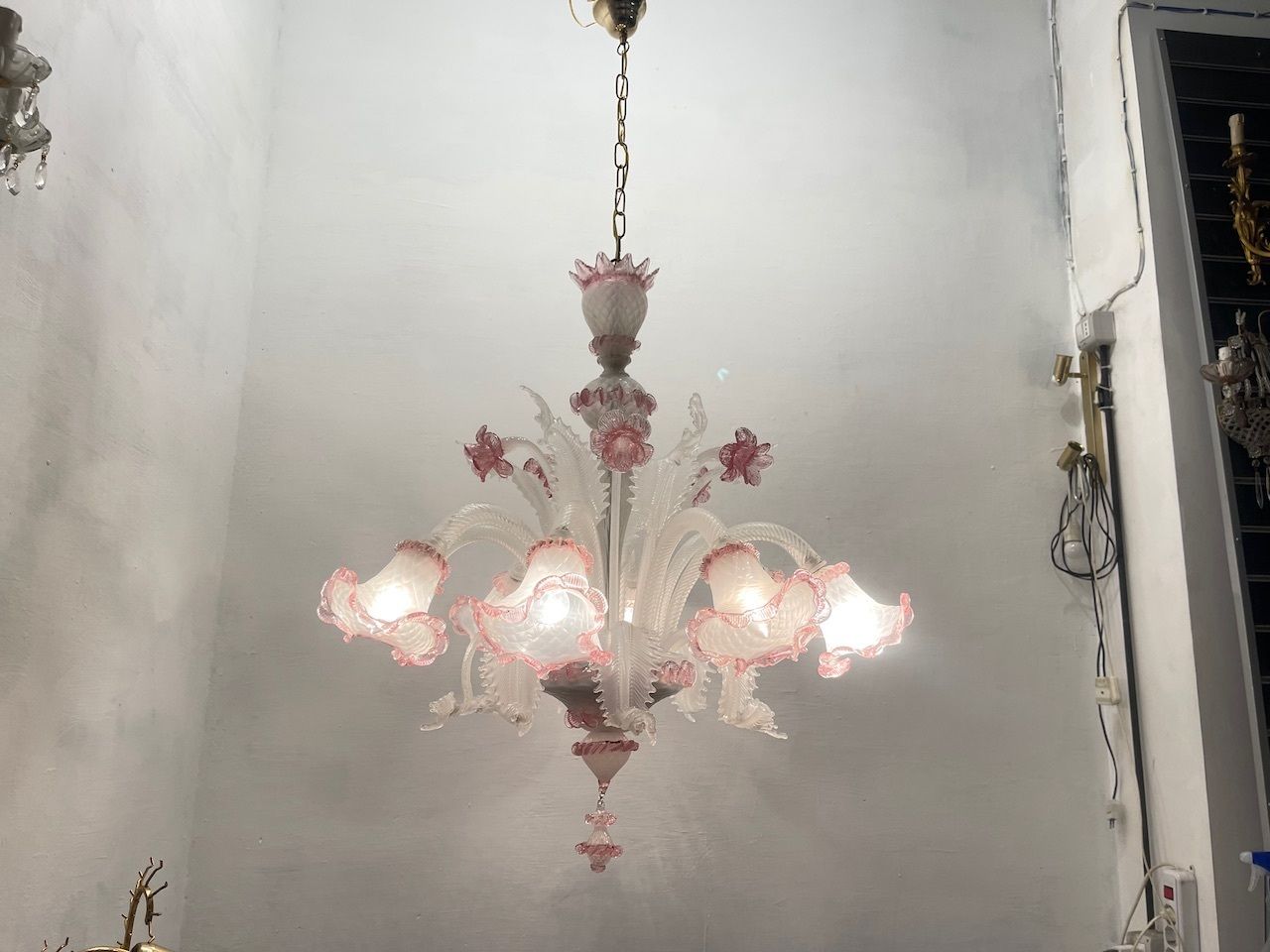 Large Venetian Murano Glass Pink And White Chandelier 1960’s photo Lighting